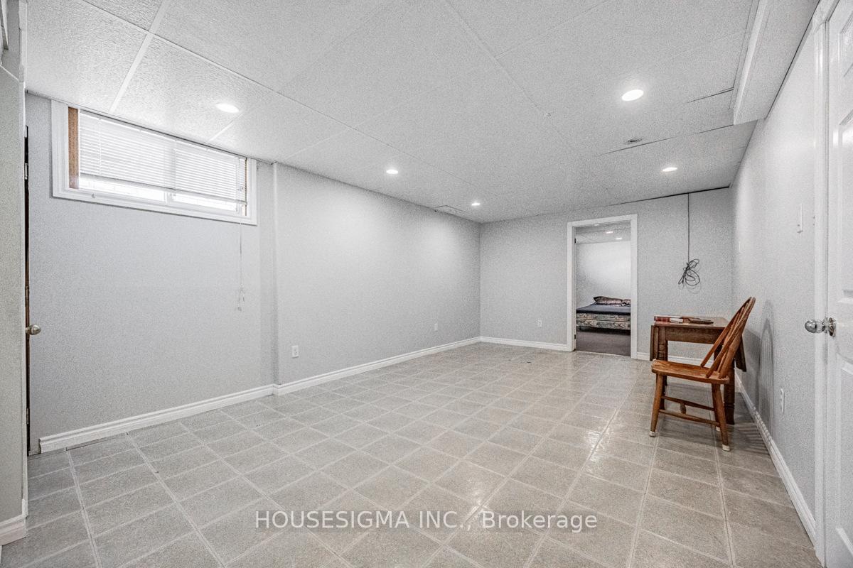 Photo 28 of 12 Low Boulevard, Uxbridge — HOMEH