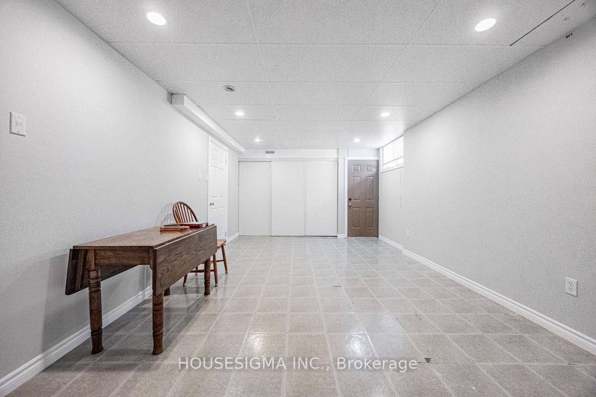 Photo 29 of 12 Low Boulevard, Uxbridge — HOMEH