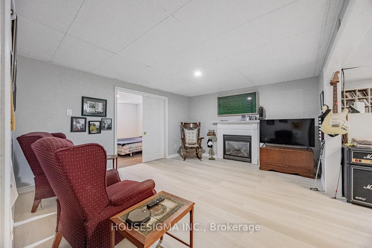 Photo 30 of 12 Low Boulevard, Uxbridge — HOMEH