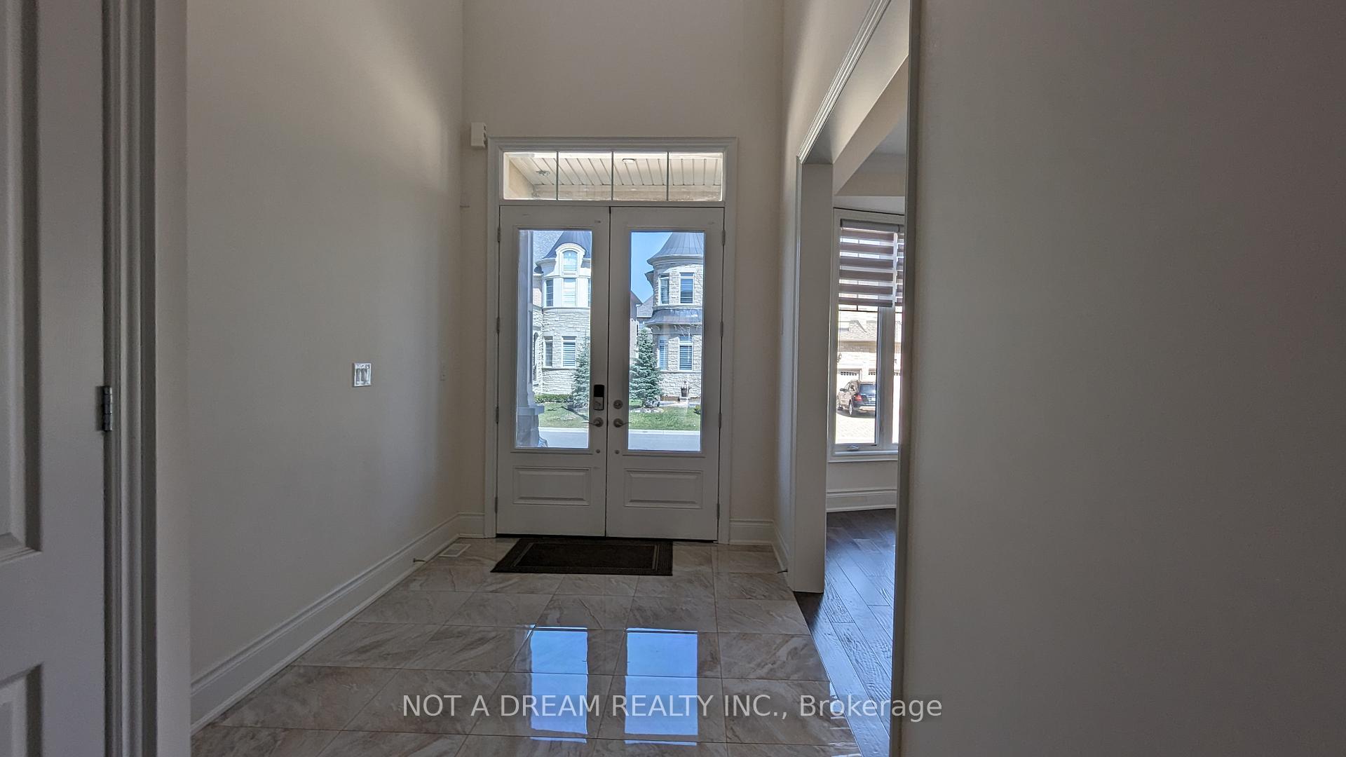 Photo 9 of 80 Torgan Trail, Vaughan, Kleinburg — HOMEH
