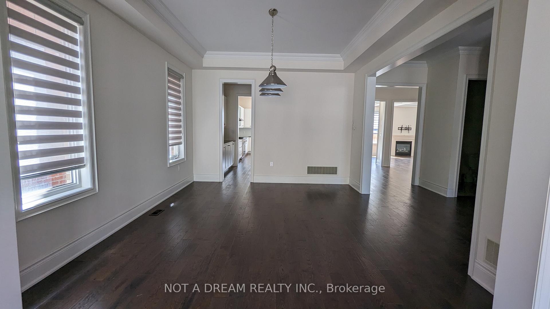 Photo 11 of 80 Torgan Trail, Vaughan, Kleinburg — HOMEH
