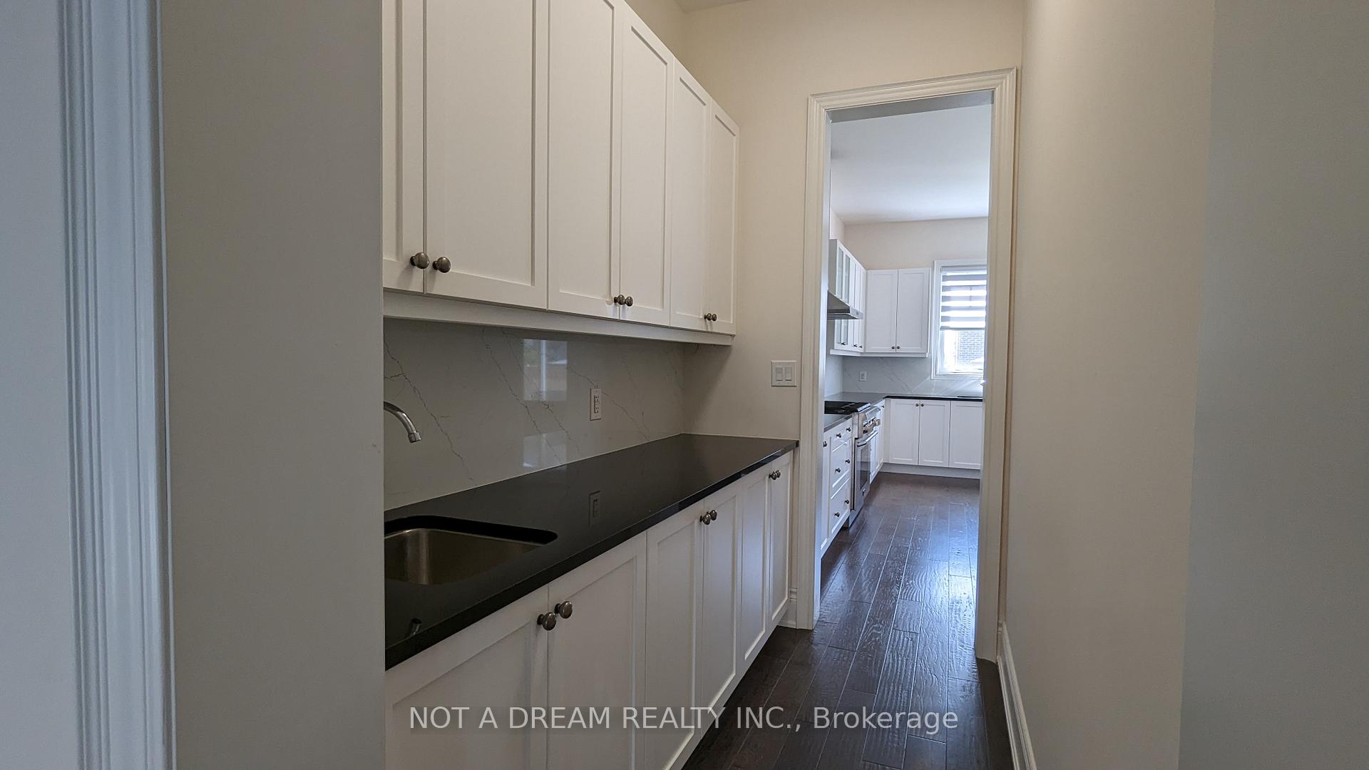 Photo 14 of 80 Torgan Trail, Vaughan, Kleinburg — HOMEH