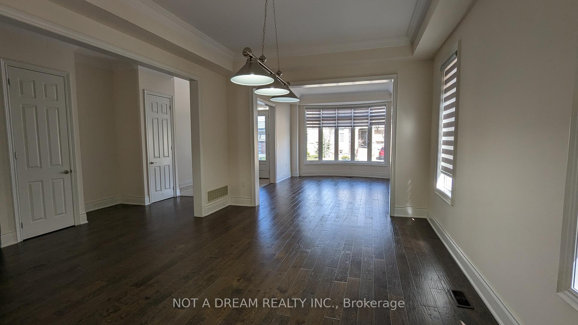 Photo 15 of 80 Torgan Trail, Vaughan, Kleinburg — HOMEH