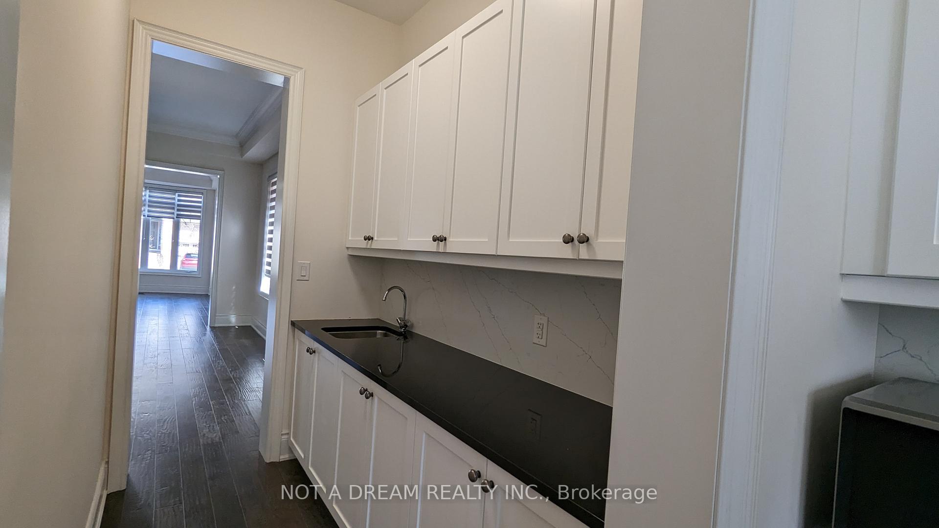 Photo 16 of 80 Torgan Trail, Vaughan, Kleinburg — HOMEH