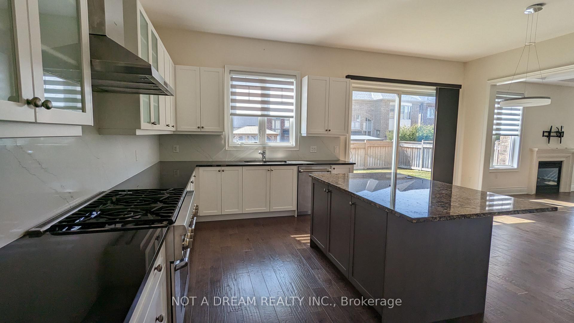 Photo 17 of 80 Torgan Trail, Vaughan, Kleinburg — HOMEH