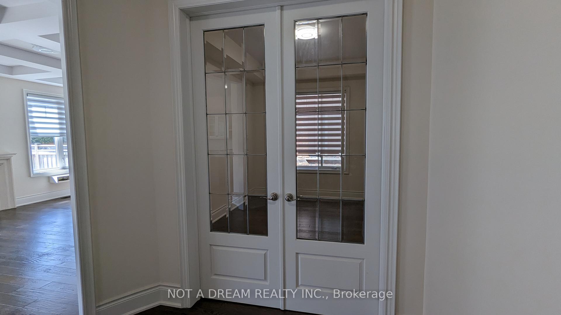 Photo 23 of 80 Torgan Trail, Vaughan, Kleinburg — HOMEH