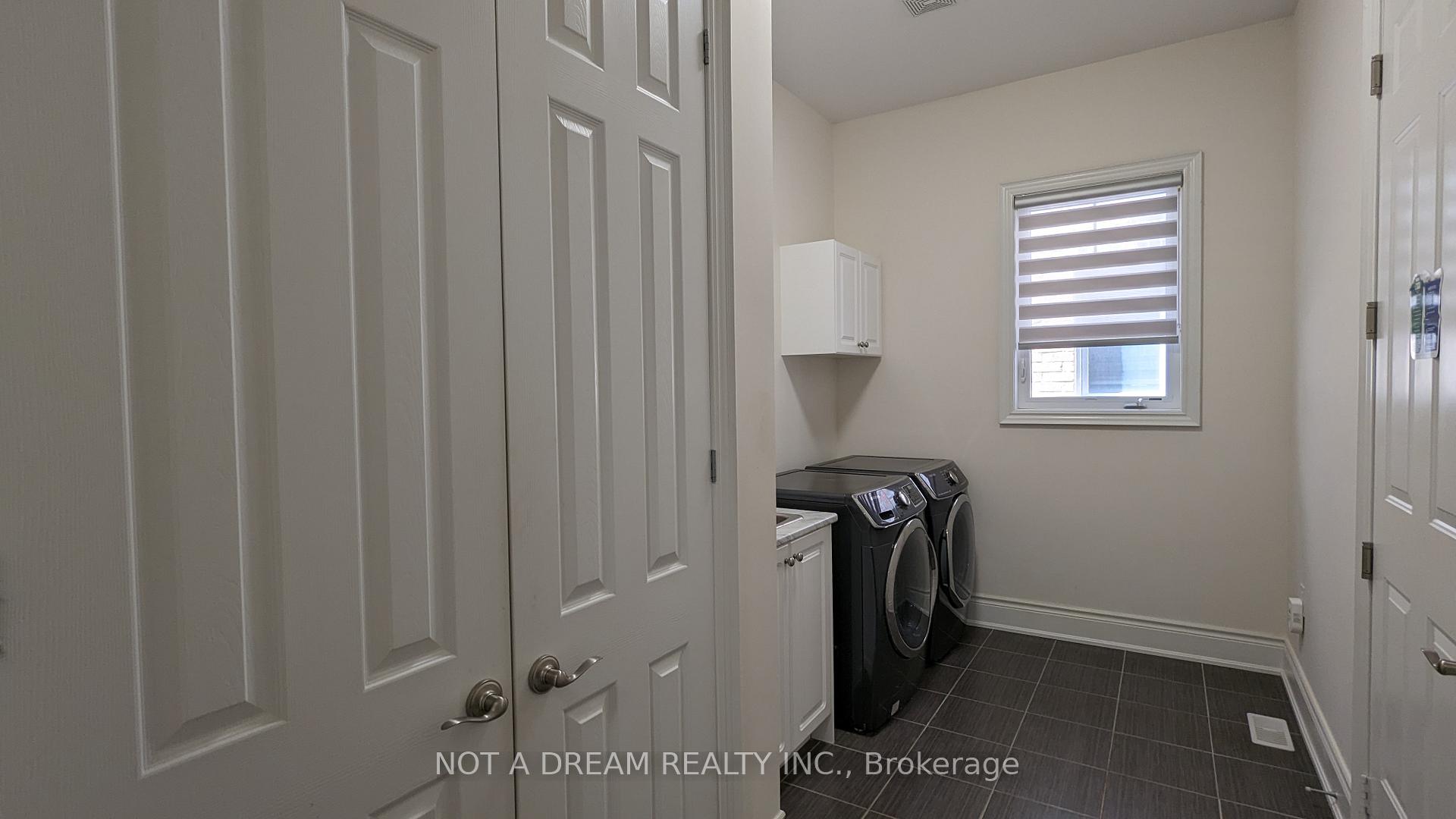 Photo 26 of 80 Torgan Trail, Vaughan, Kleinburg — HOMEH