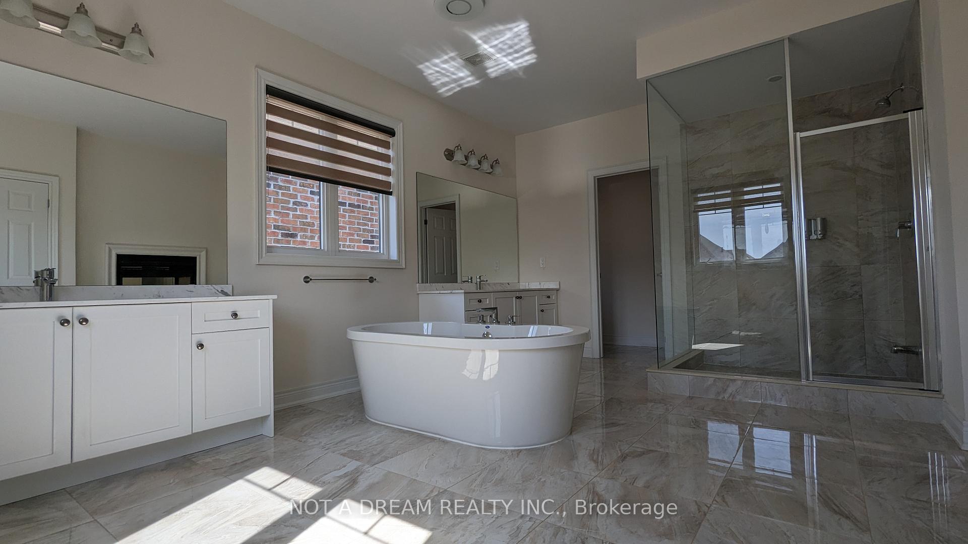 Photo 35 of 80 Torgan Trail, Vaughan, Kleinburg — HOMEH