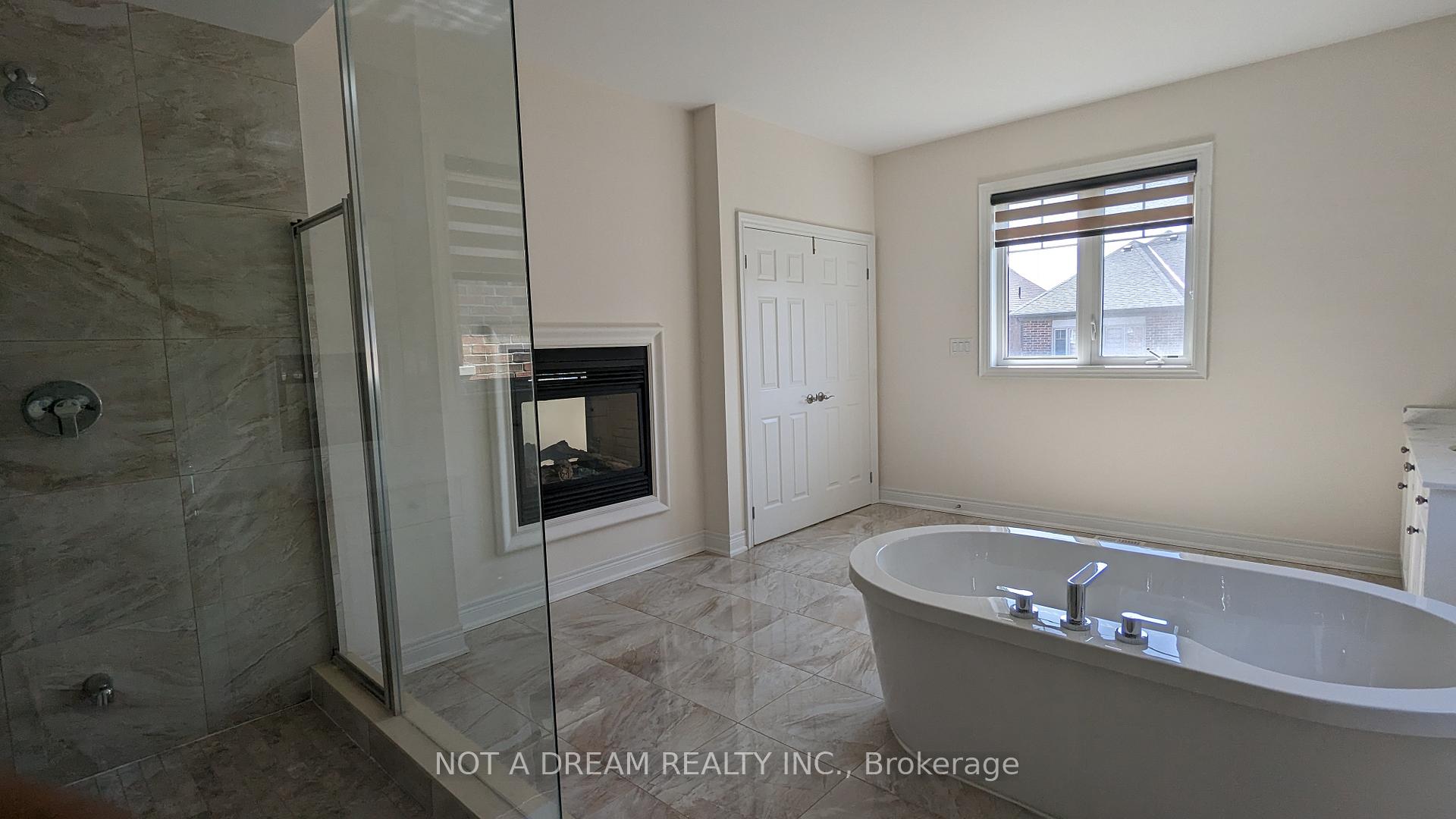 Photo 36 of 80 Torgan Trail, Vaughan, Kleinburg — HOMEH