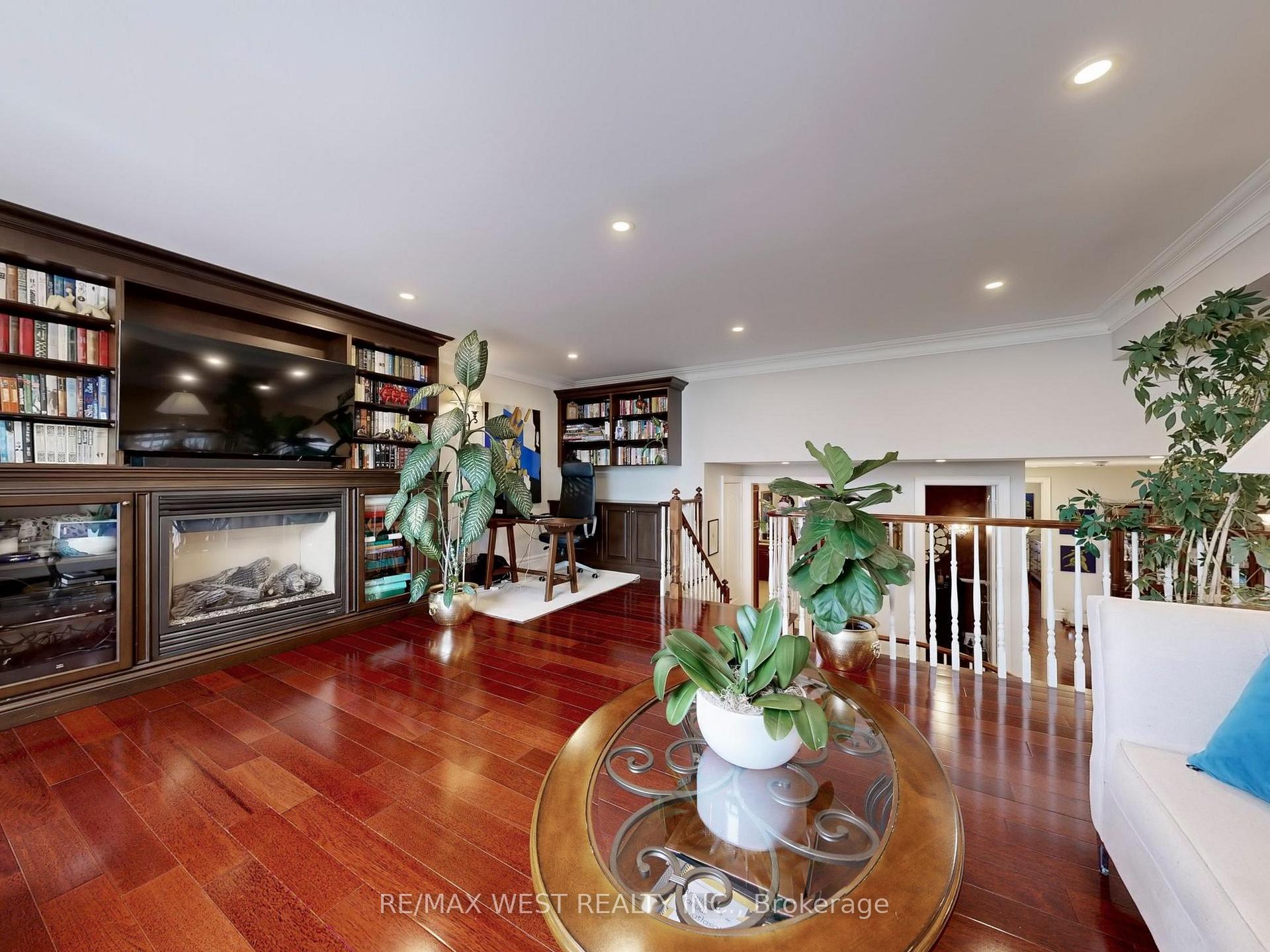 Photo 16 of 76 Petticoat Road, Vaughan, Patterson — HOMEH