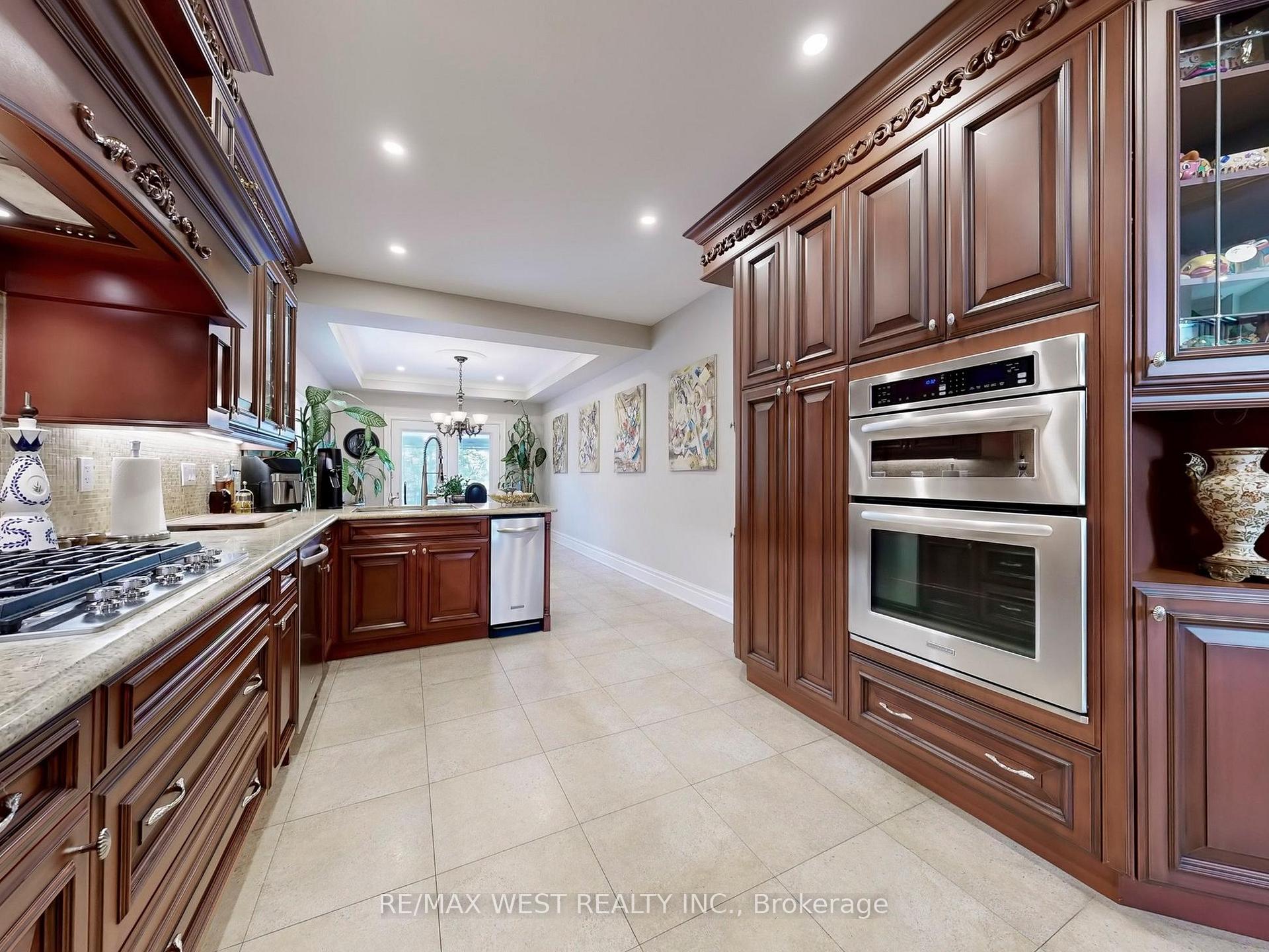 Photo 21 of 76 Petticoat Road, Vaughan, Patterson — HOMEH