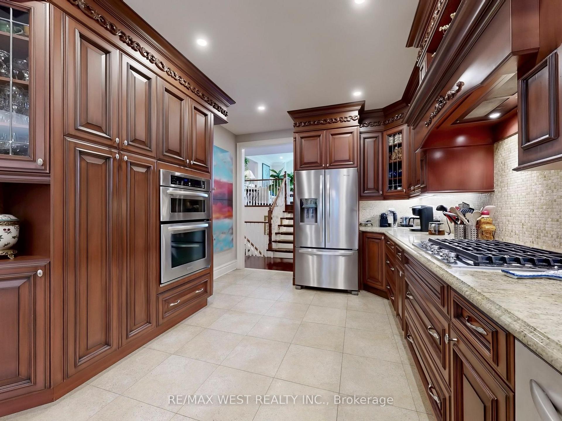 Photo 23 of 76 Petticoat Road, Vaughan, Patterson — HOMEH