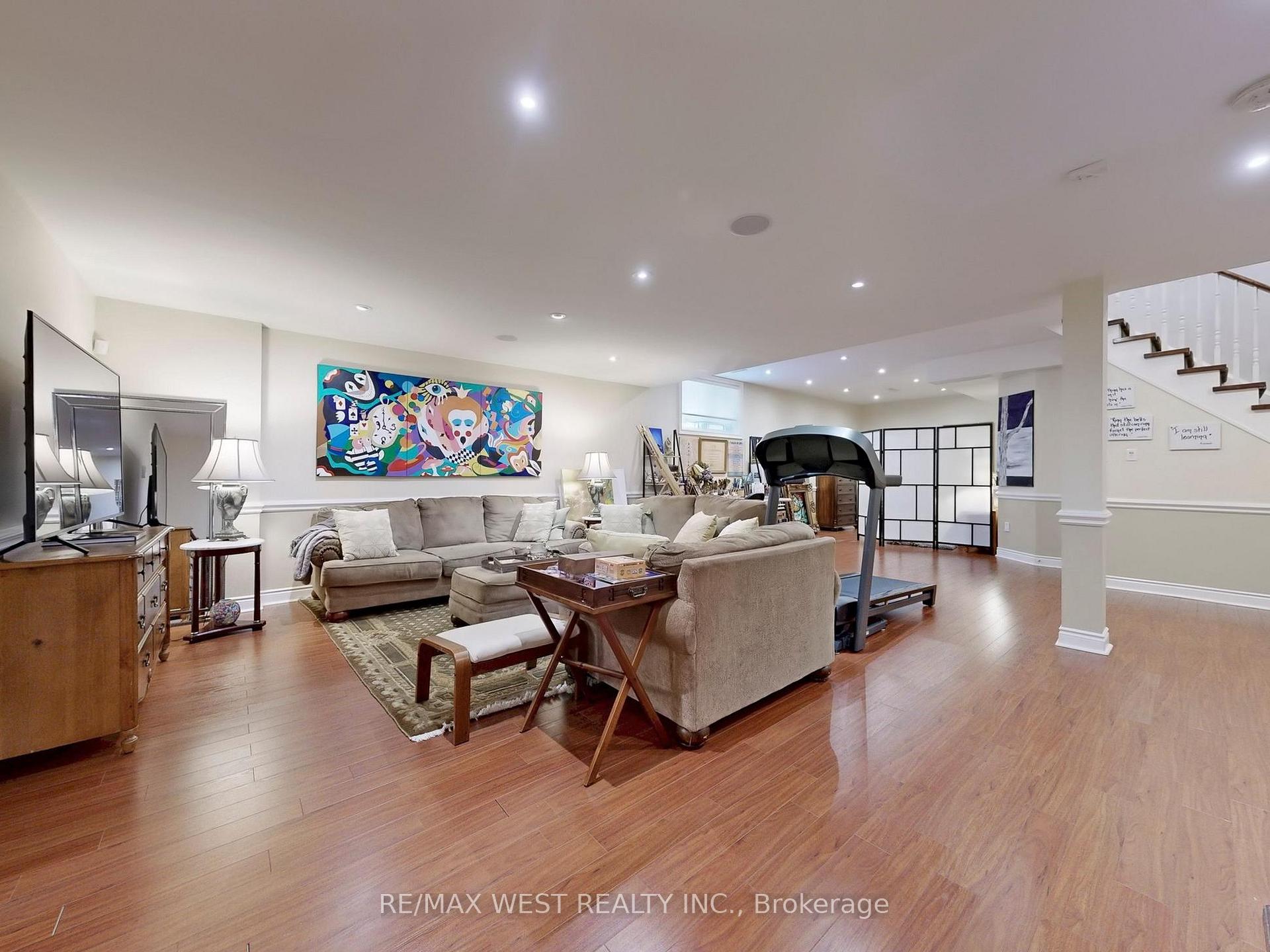 Photo 34 of 76 Petticoat Road, Vaughan, Patterson — HOMEH