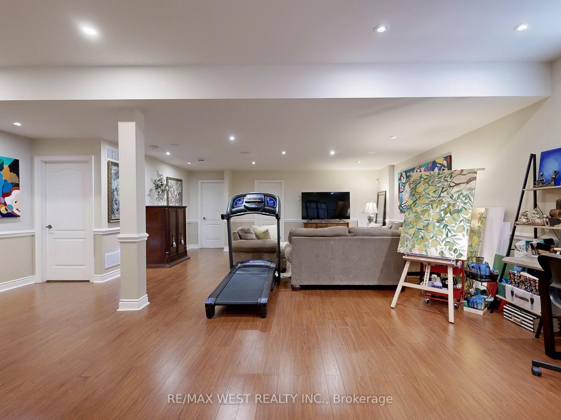 Photo 36 of 76 Petticoat Road, Vaughan, Patterson — HOMEH