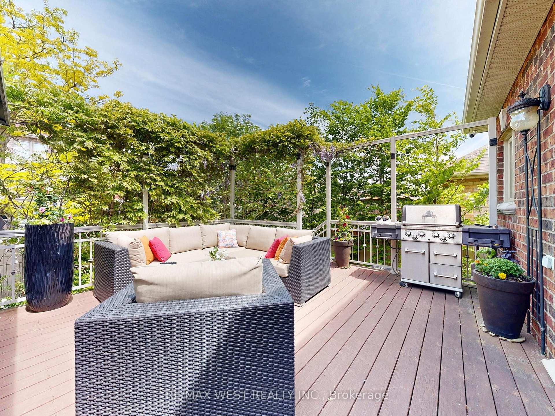Photo 41 of 76 Petticoat Road, Vaughan, Patterson — HOMEH