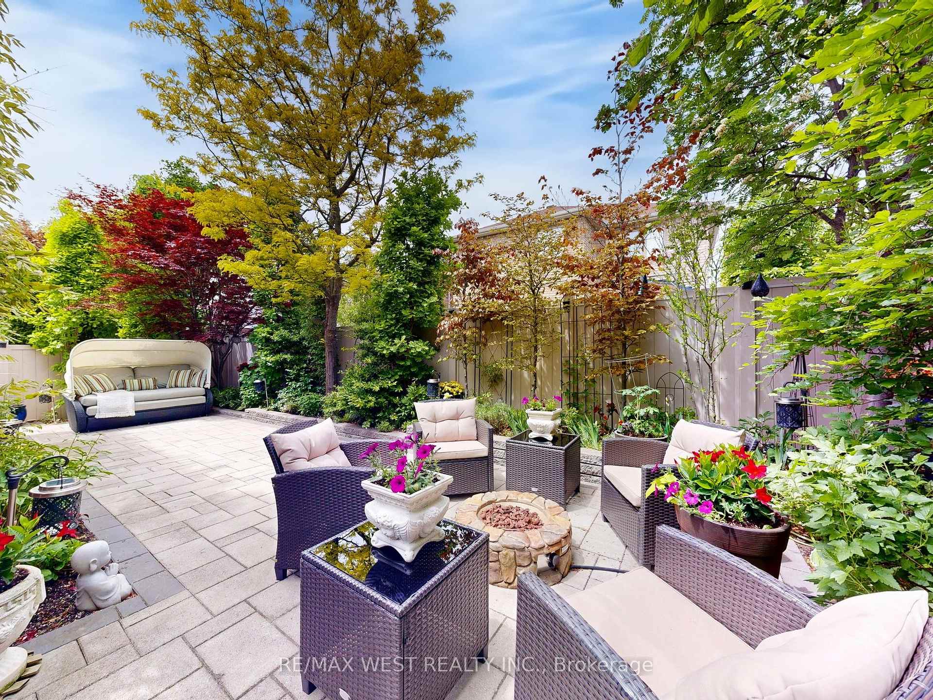 Photo 45 of 76 Petticoat Road, Vaughan, Patterson — HOMEH