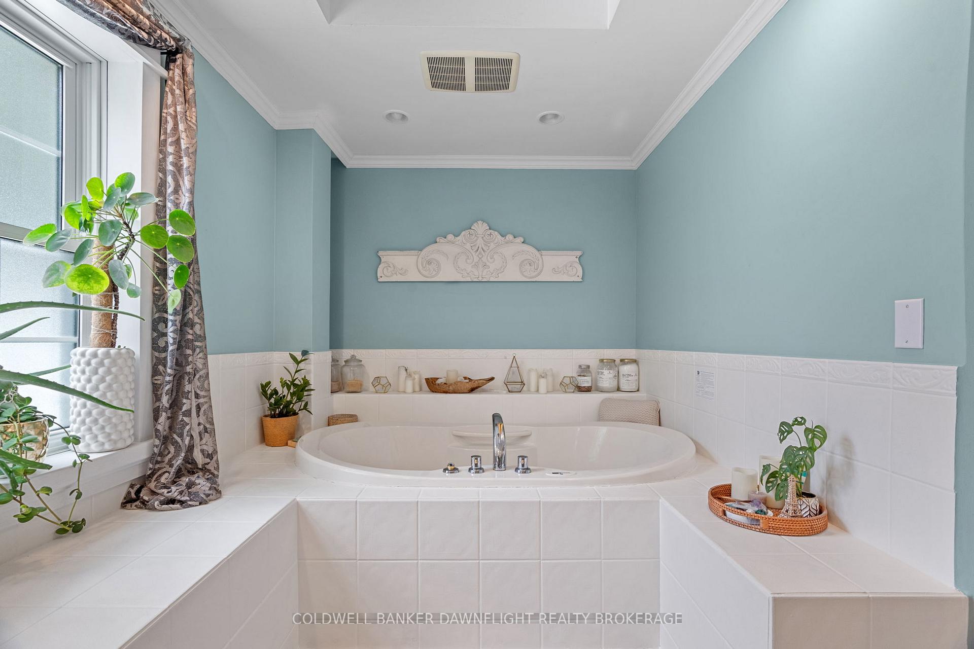 Photo 19 of 103 Richmond Street S, Bluewater, Hensall — HOMEH