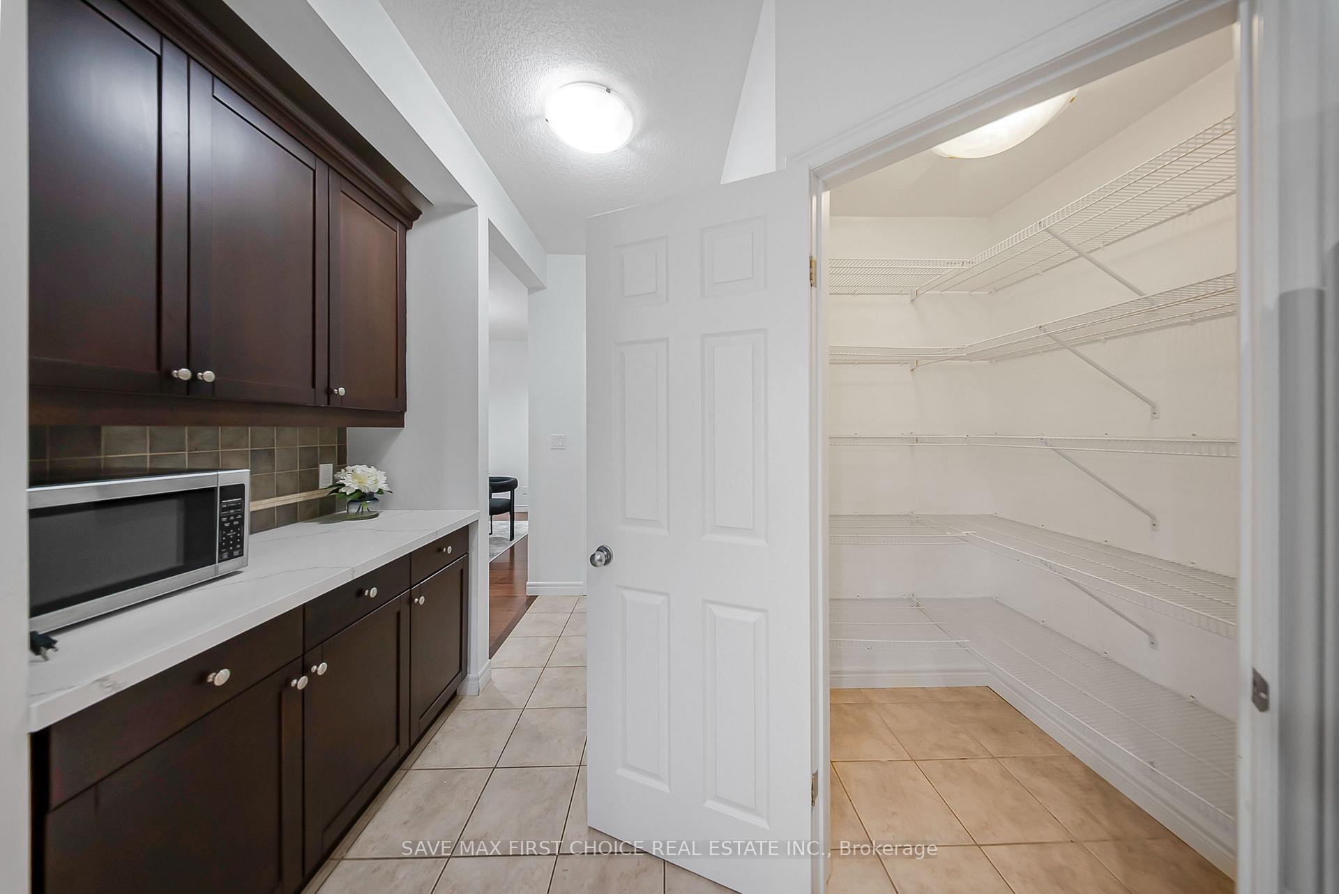 Photo 14 of 432 Kelso Drive, Waterloo, Conservation Meadows — HOMEH