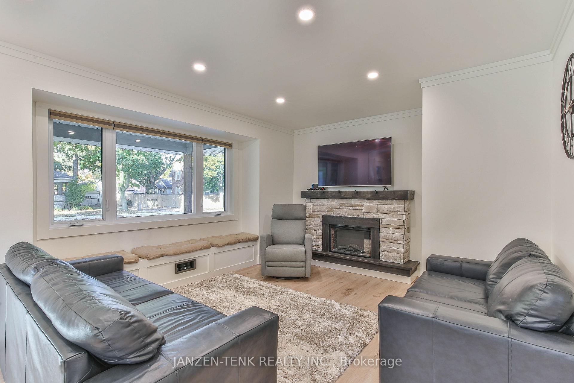 Photo 8 of 93 Centre St Street, Aylmer — HOMEH