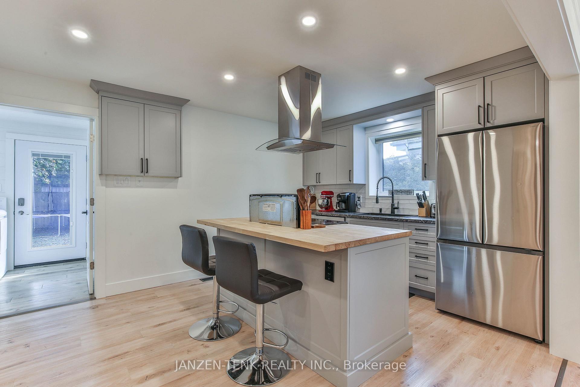 Photo 9 of 93 Centre St Street, Aylmer — HOMEH
