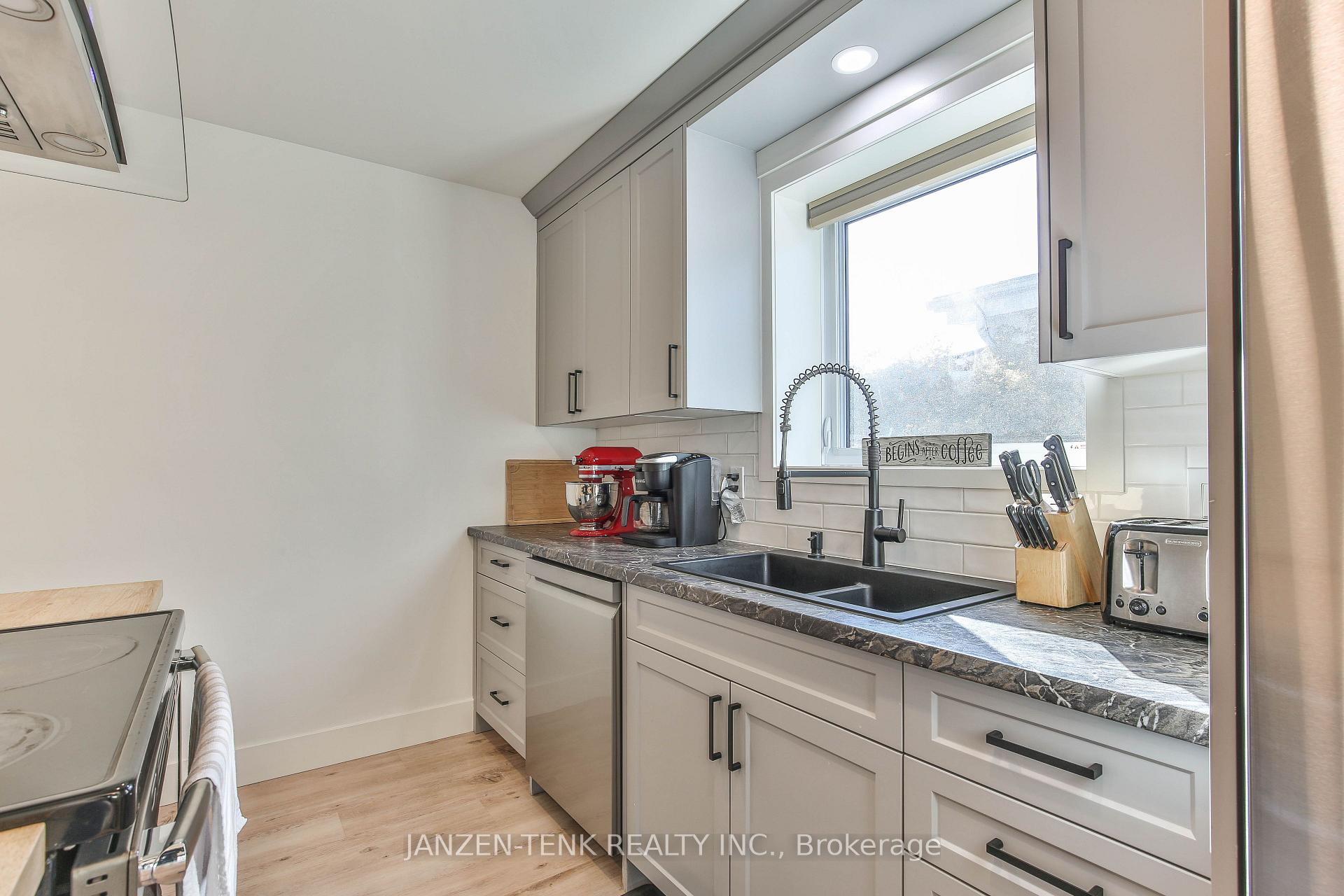 Photo 17 of 93 Centre St Street, Aylmer — HOMEH