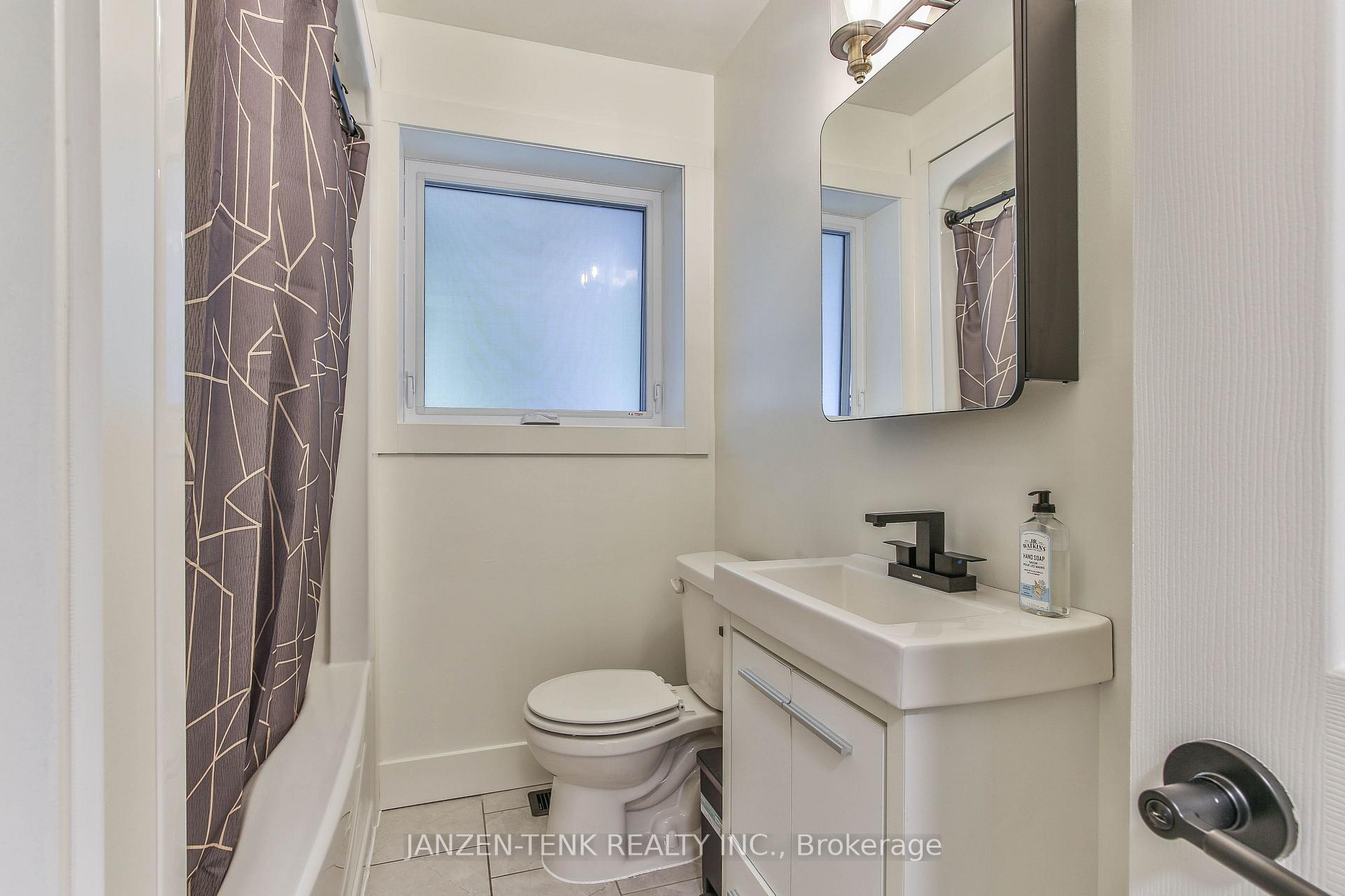 Photo 21 of 93 Centre St Street, Aylmer — HOMEH