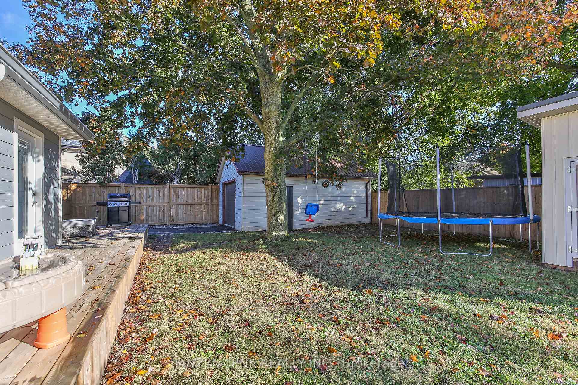 Photo 31 of 93 Centre St Street, Aylmer — HOMEH