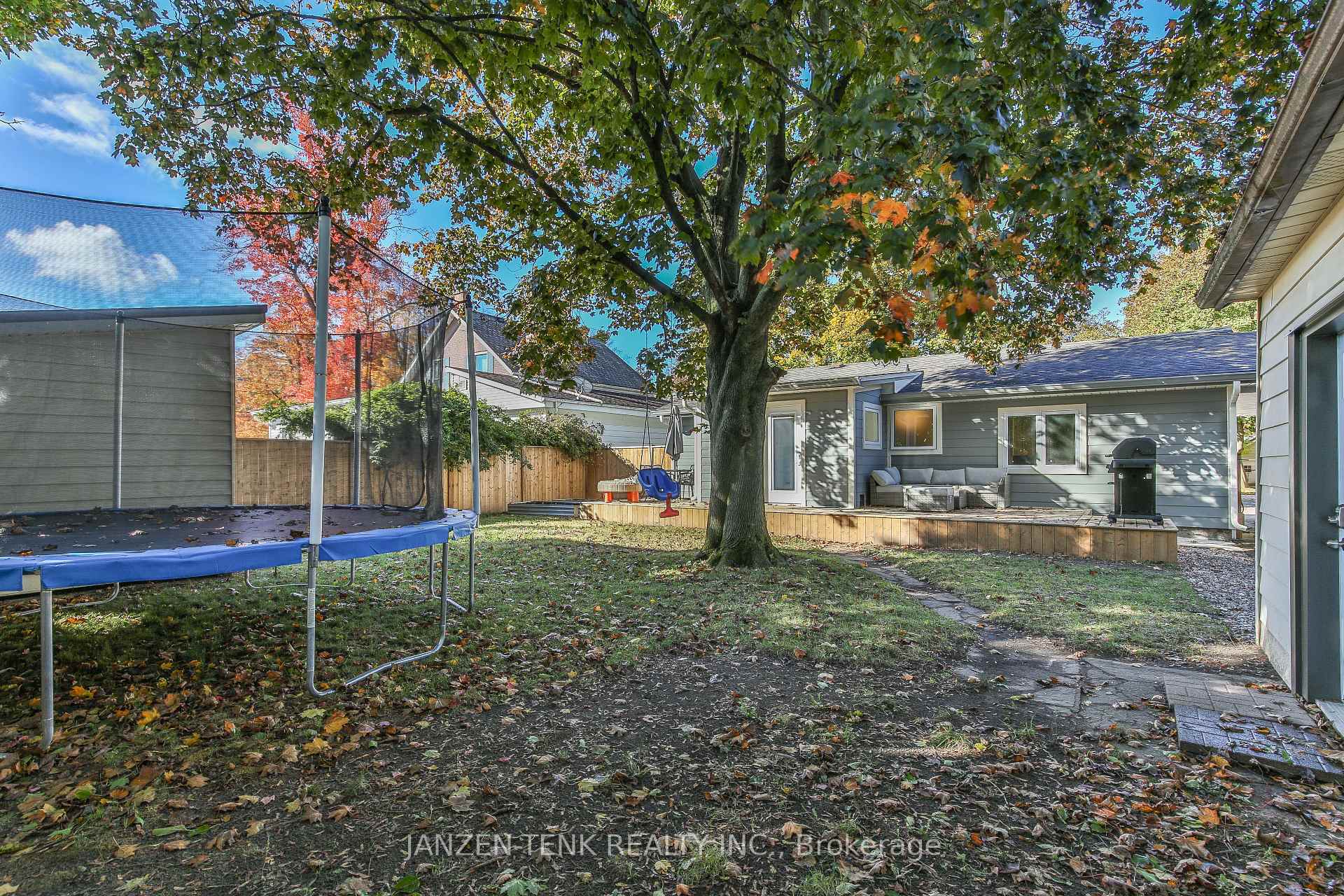 Photo 34 of 93 Centre St Street, Aylmer — HOMEH