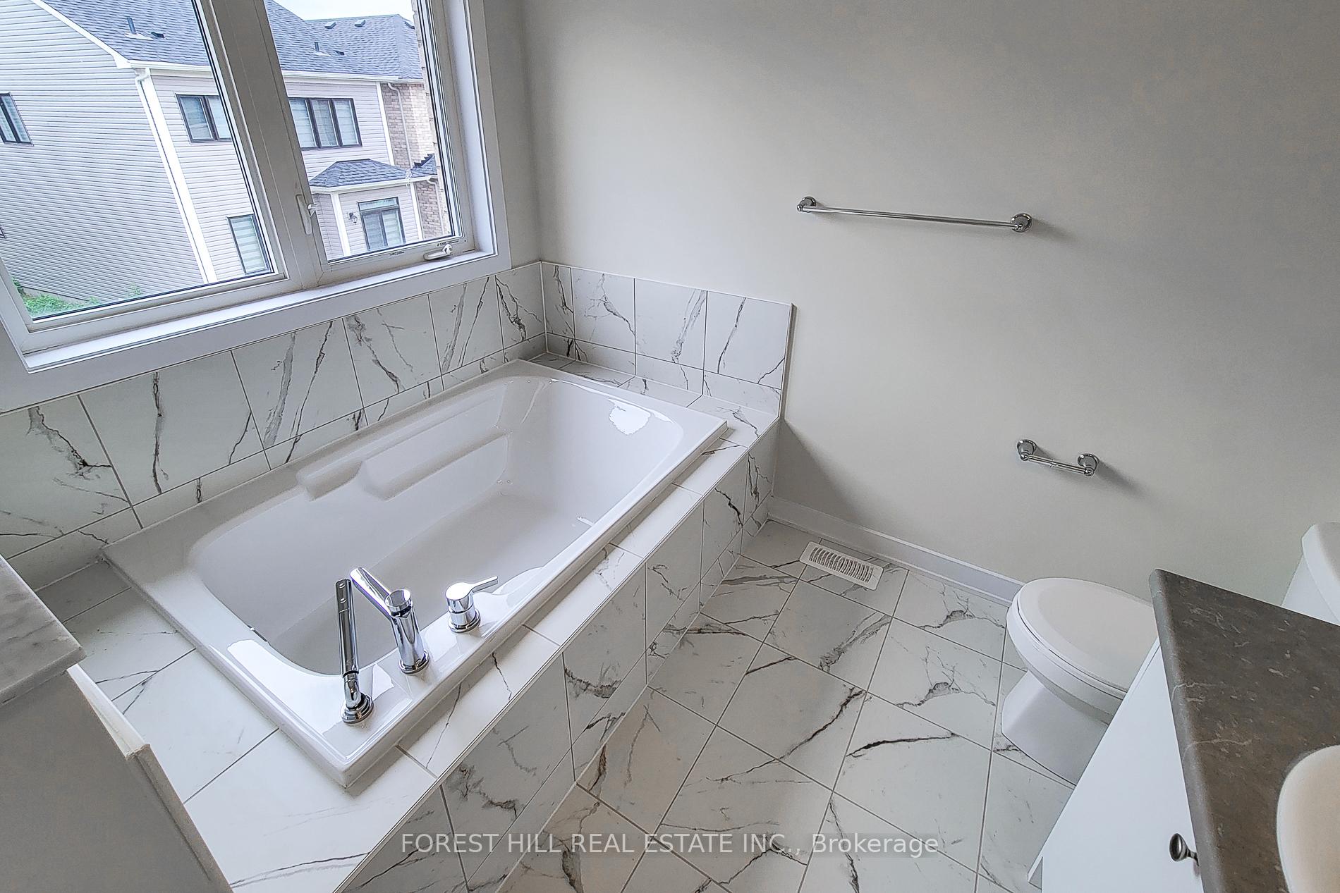 Photo 37 of 102 Eastbridge Avenue, Welland, Dain City — HOMEH