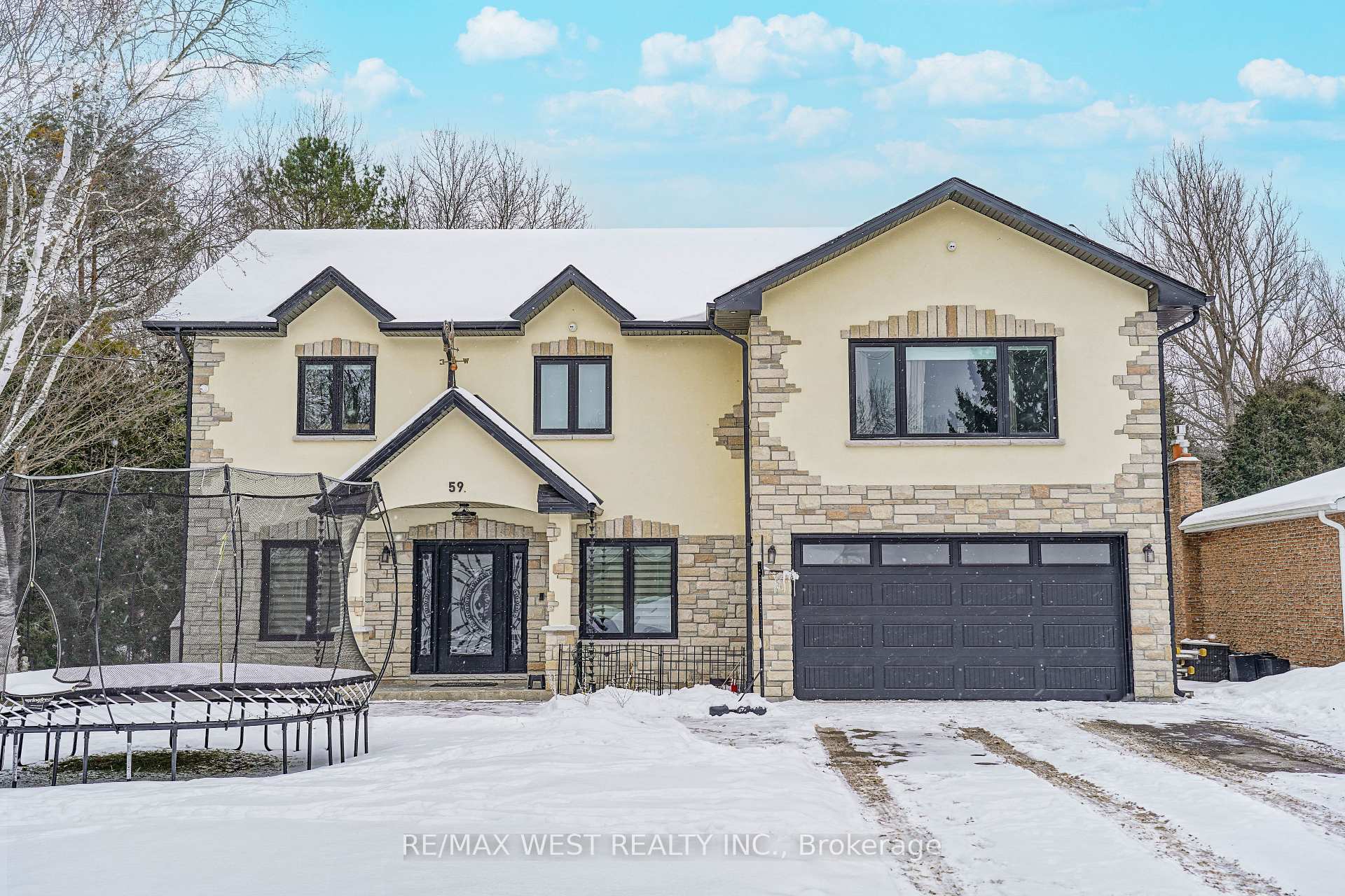 Photo 1 of 59 Young Street, Uxbridge — HOMEH
