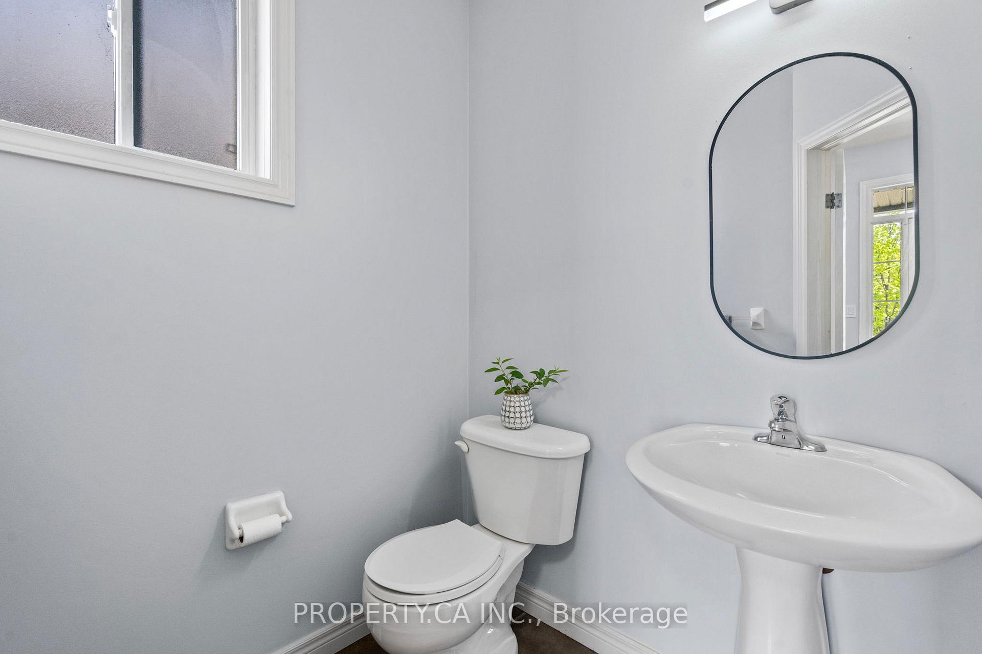 Photo 16 of 753 Klosters Drive, Waterloo — HOMEH