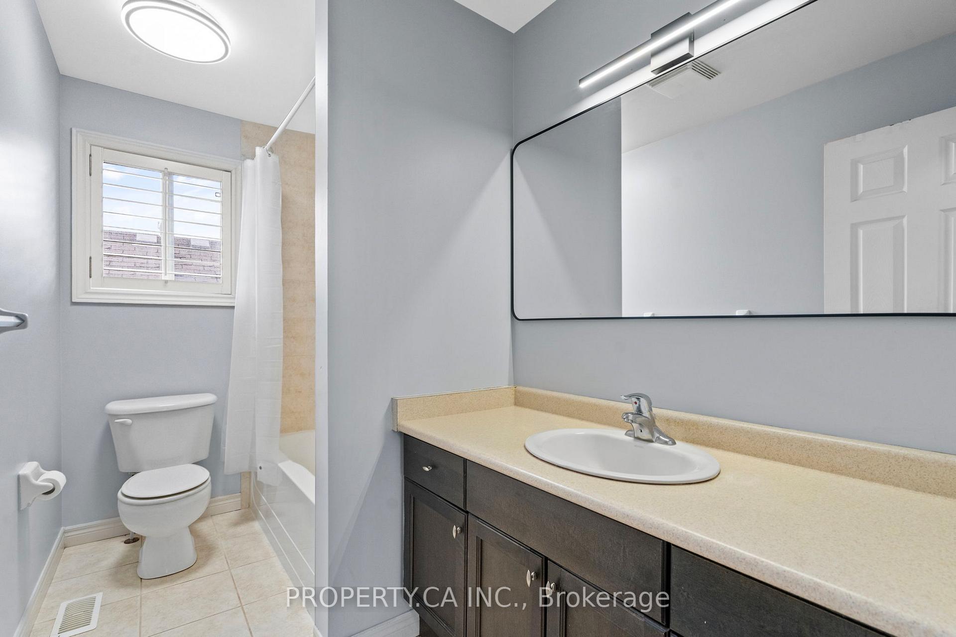 Photo 21 of 753 Klosters Drive, Waterloo — HOMEH