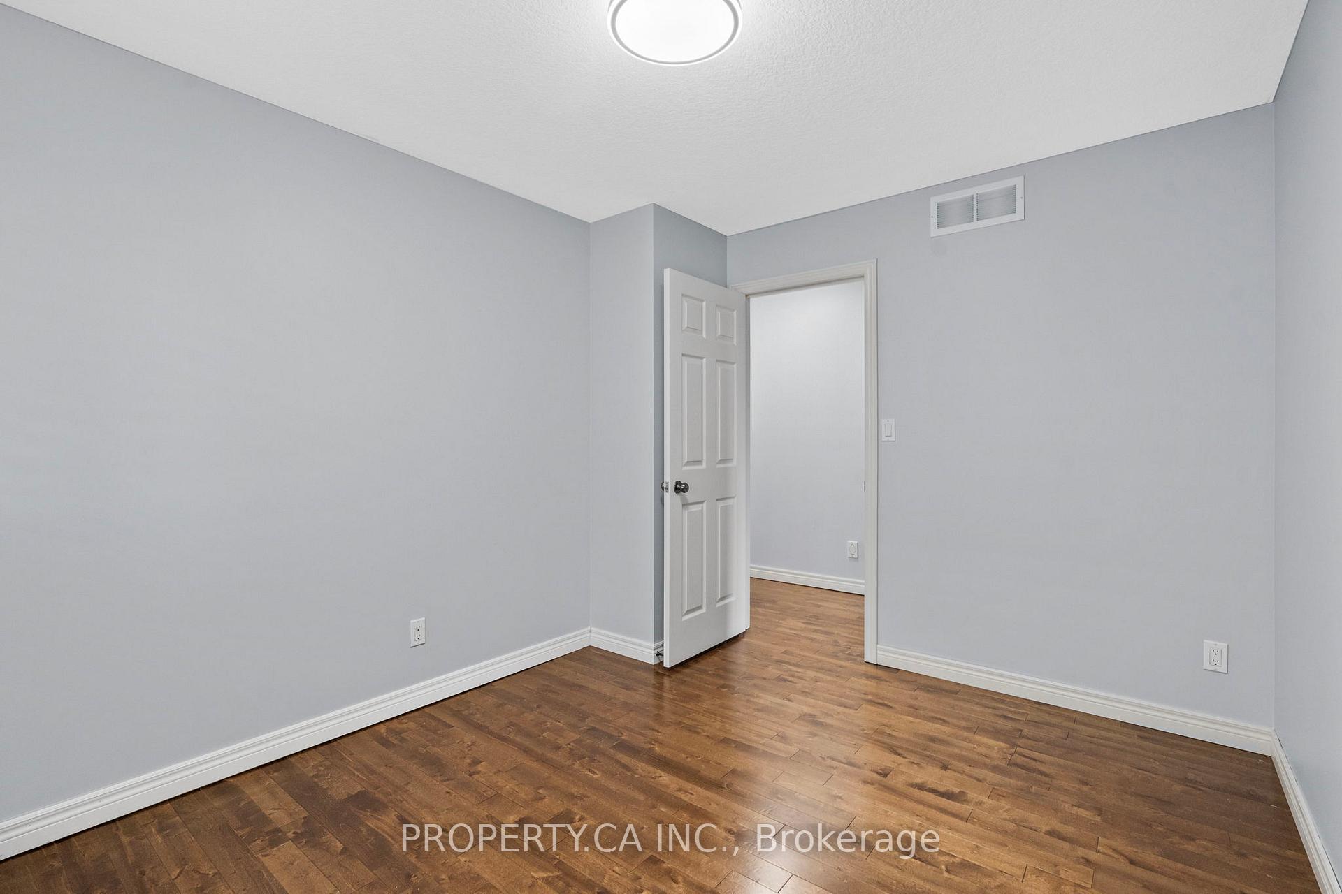 Photo 26 of 753 Klosters Drive, Waterloo — HOMEH