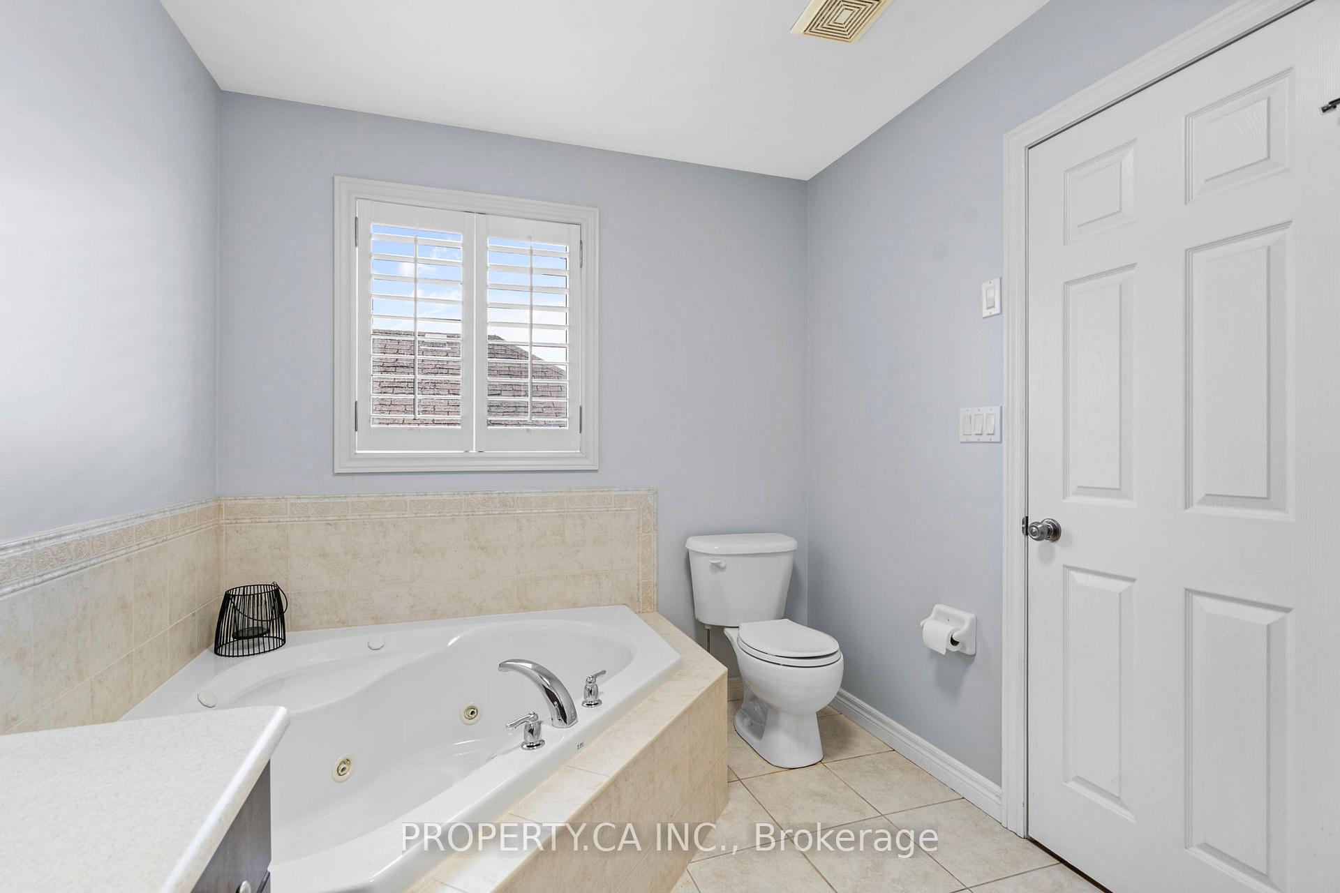Photo 33 of 753 Klosters Drive, Waterloo — HOMEH