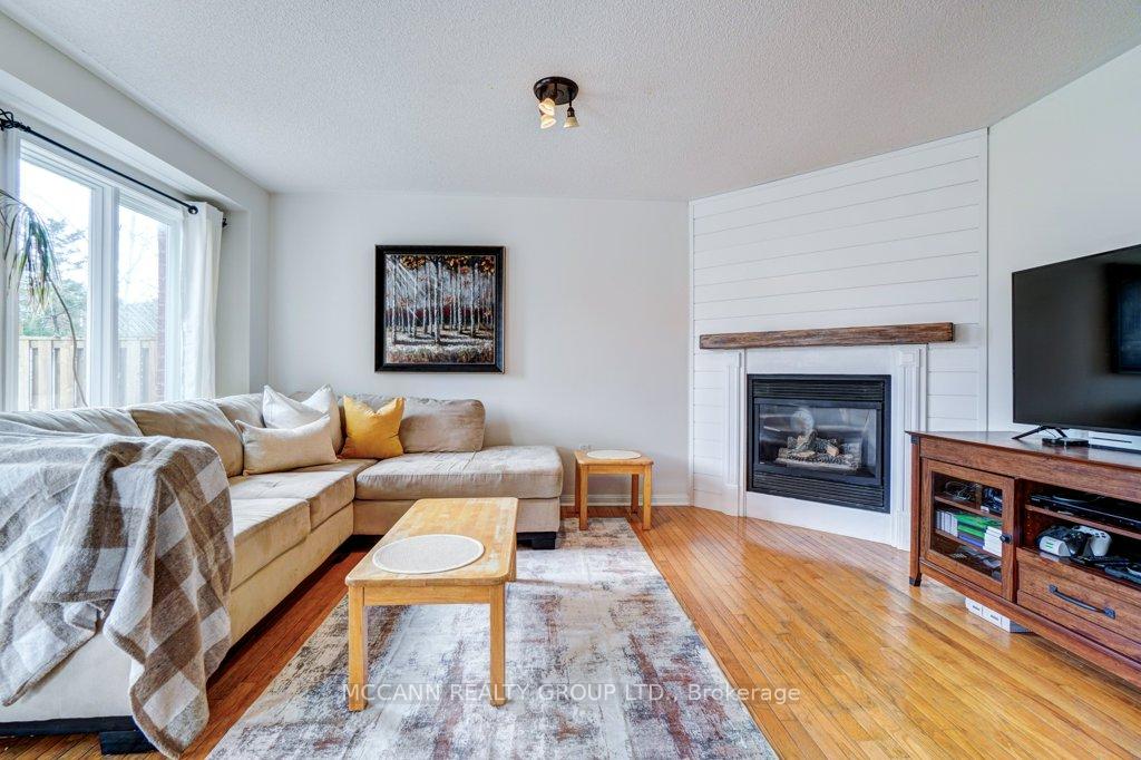 Photo 7 of 78 Barton Lane, Uxbridge — HOMEH