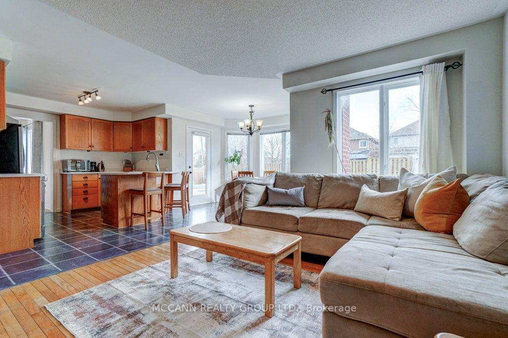 Photo 8 of 78 Barton Lane, Uxbridge — HOMEH