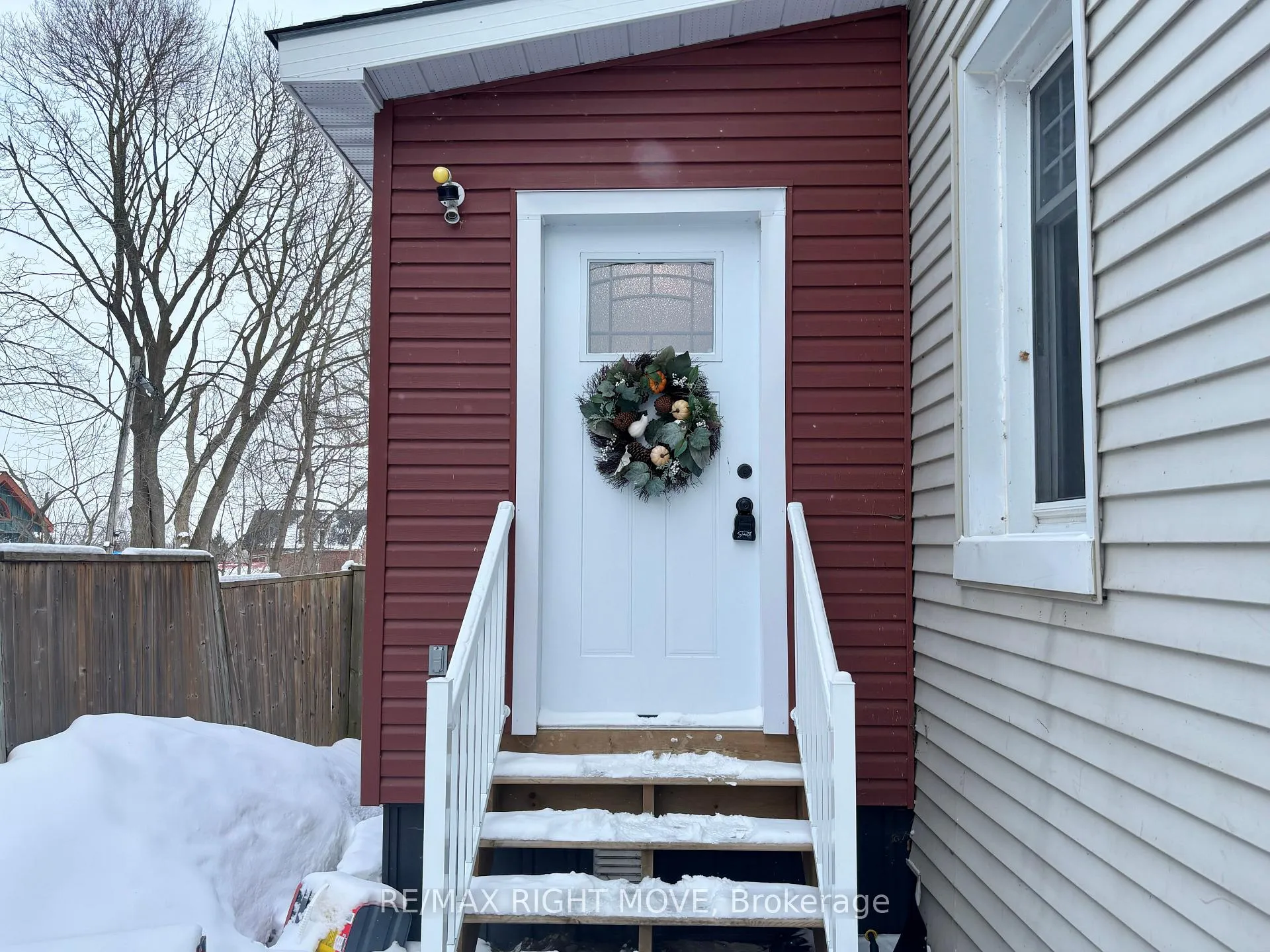 Photo 3 of 107 Jarvis Street, Orillia — HOMEH