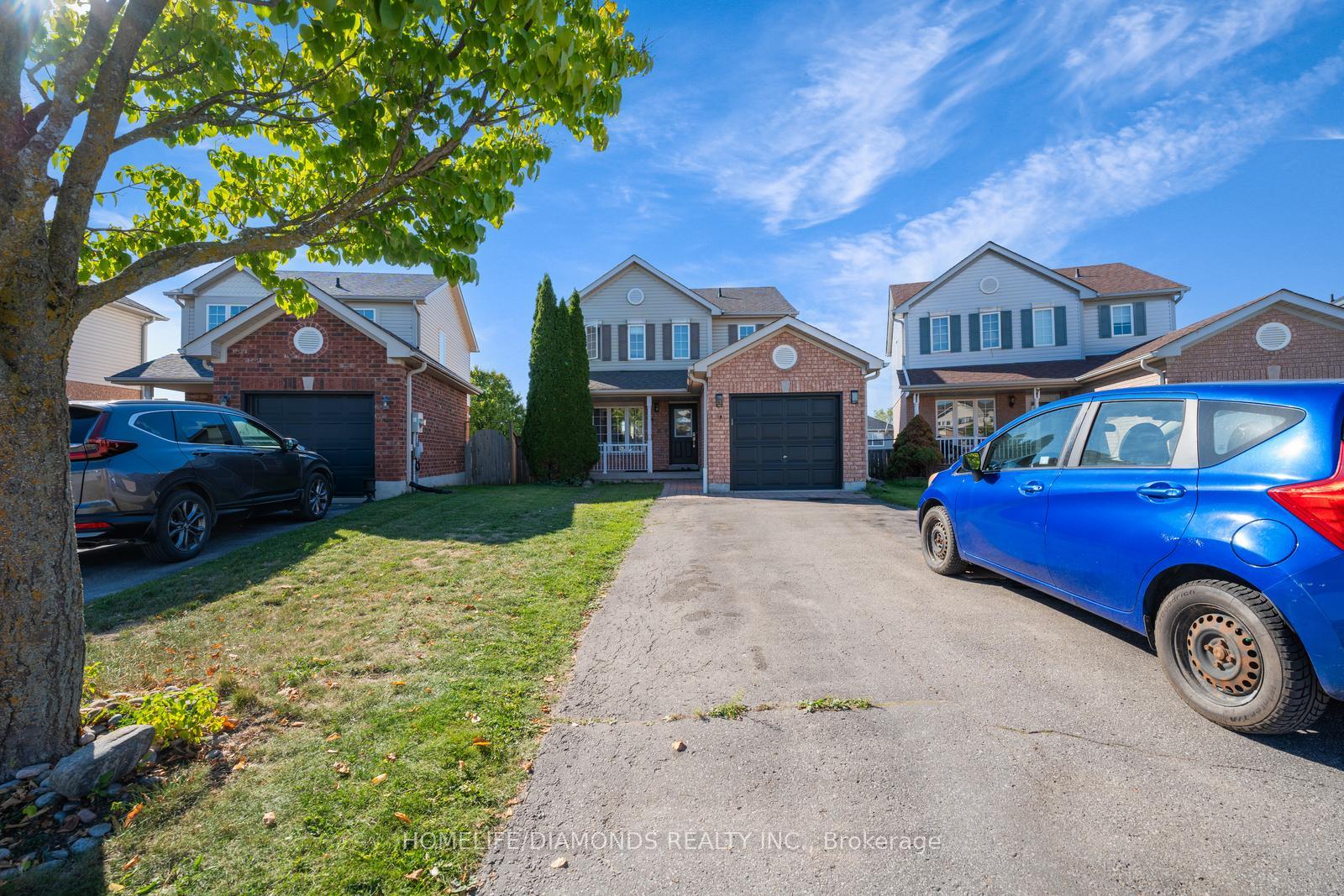 Photo 2 of 68 Heritage Court, Barrie, Painswick South — HOMEH