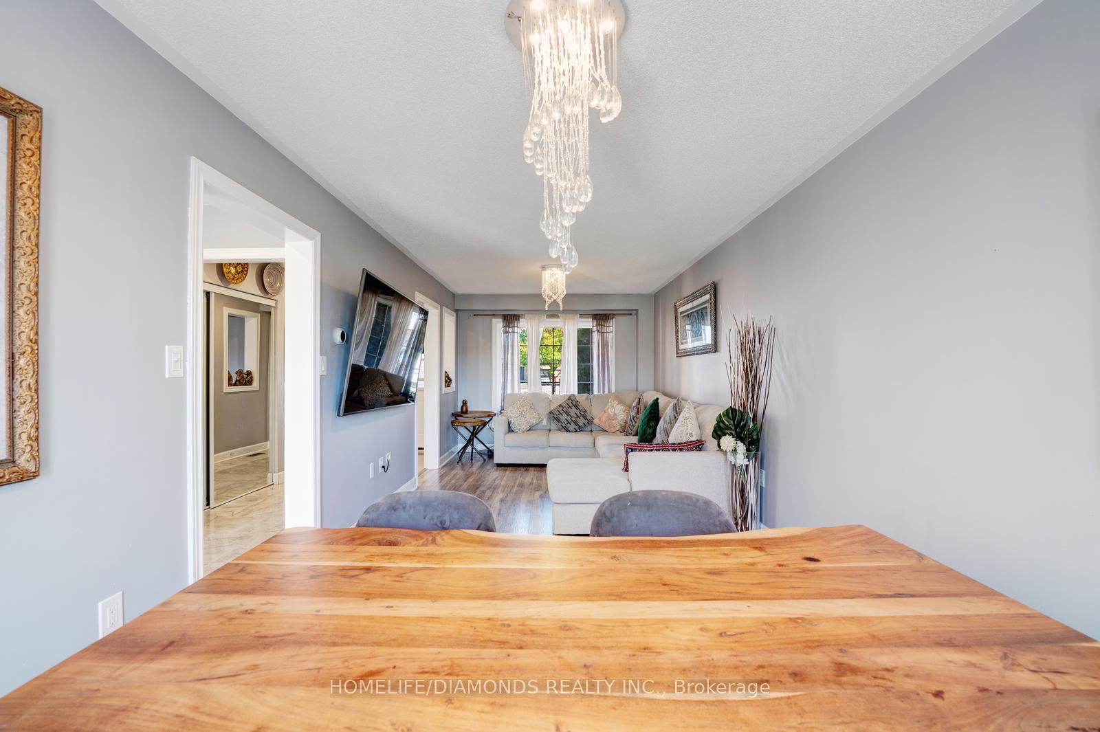 Photo 8 of 68 Heritage Court, Barrie, Painswick South — HOMEH