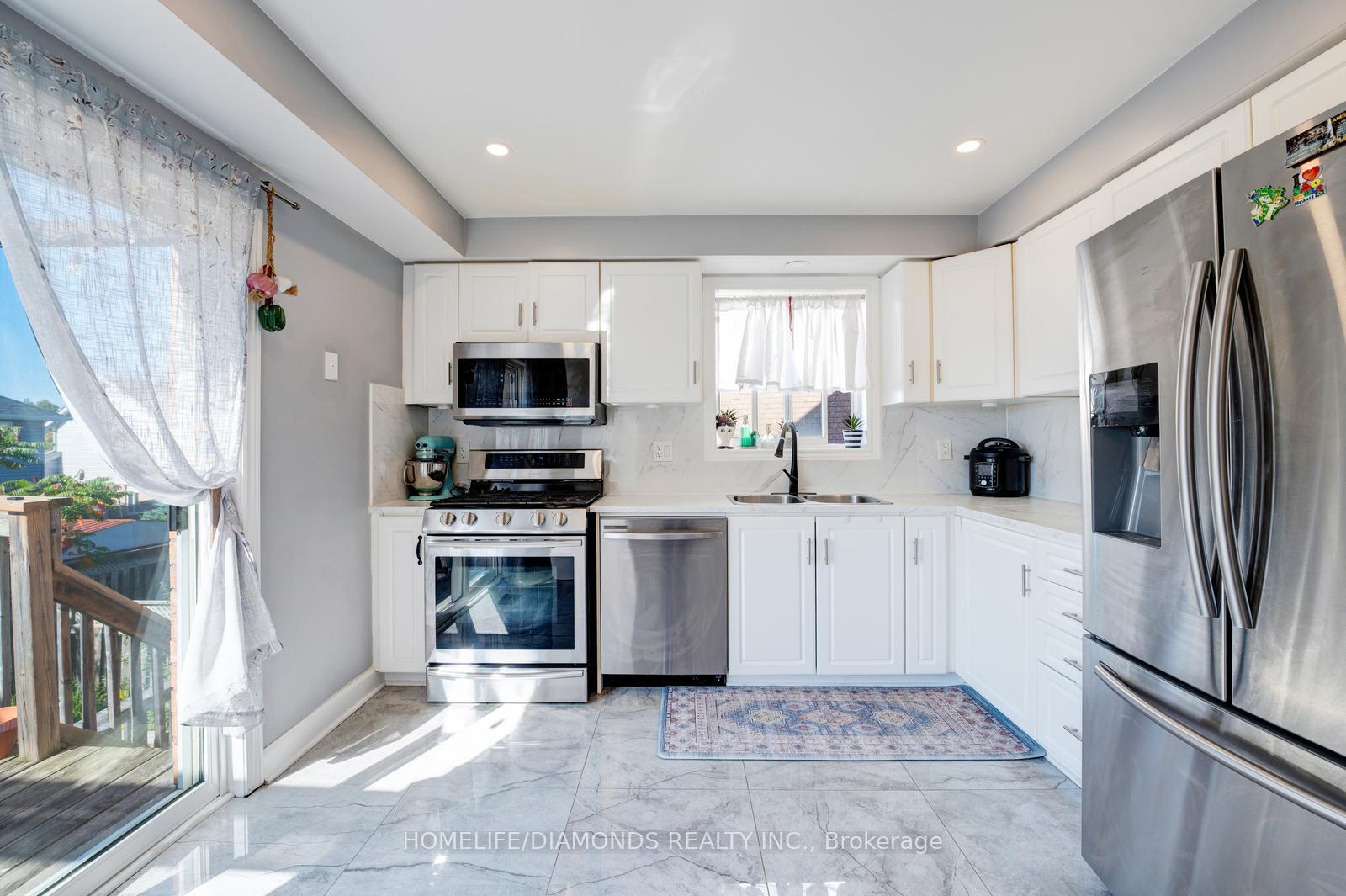 Photo 17 of 68 Heritage Court, Barrie, Painswick South — HOMEH