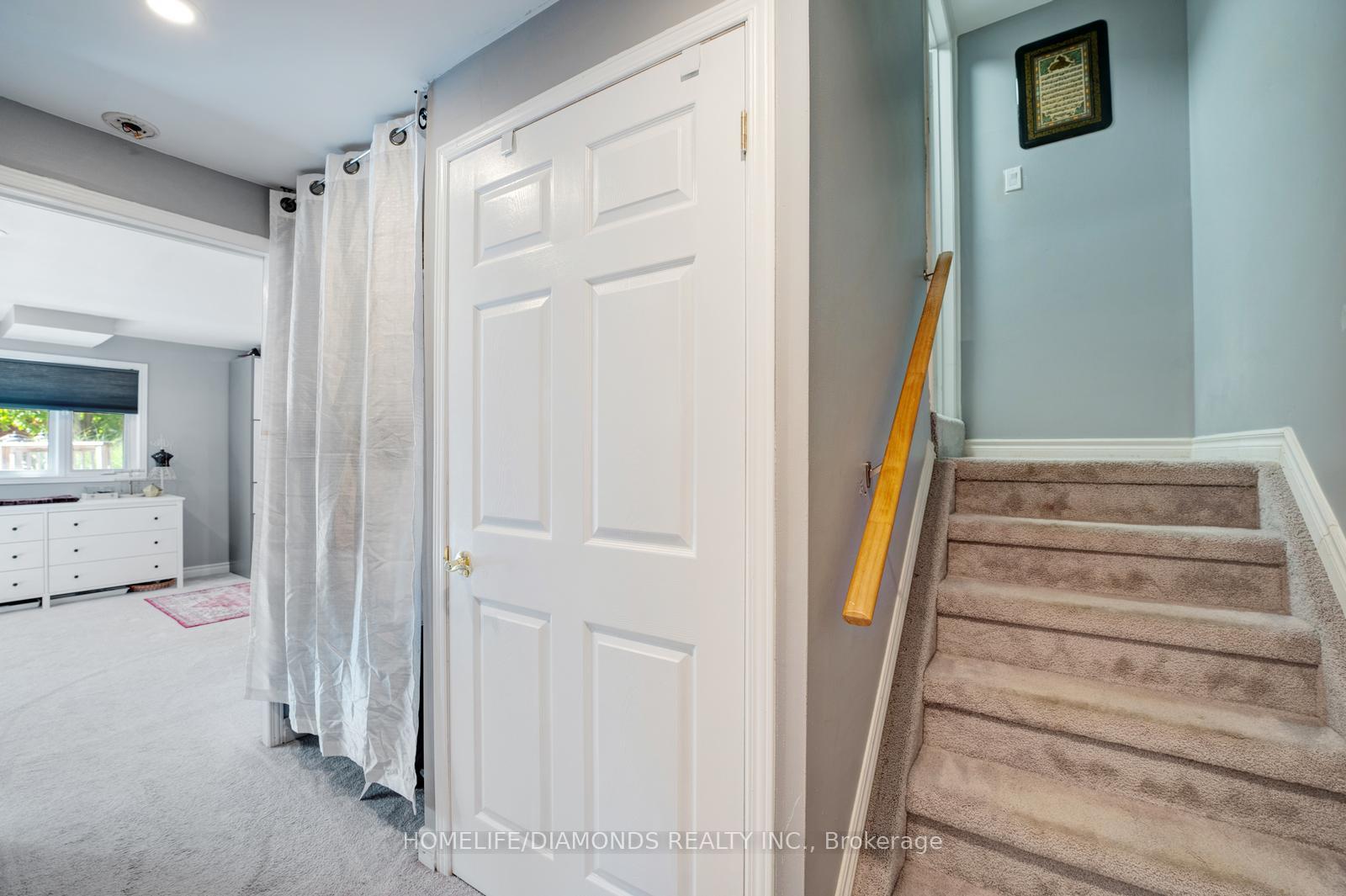 Photo 36 of 68 Heritage Court, Barrie, Painswick South — HOMEH