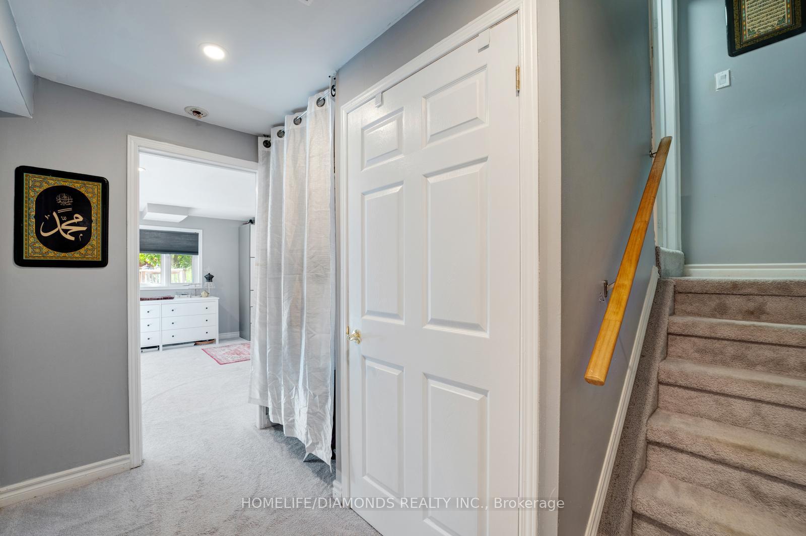 Photo 37 of 68 Heritage Court, Barrie, Painswick South — HOMEH