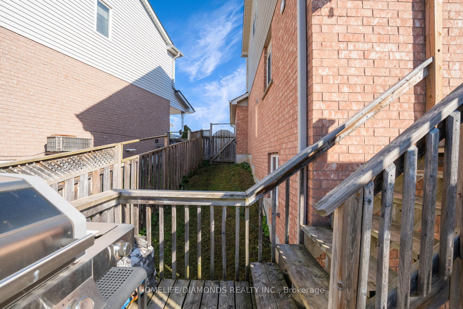 Photo 43 of 68 Heritage Court, Barrie, Painswick South — HOMEH