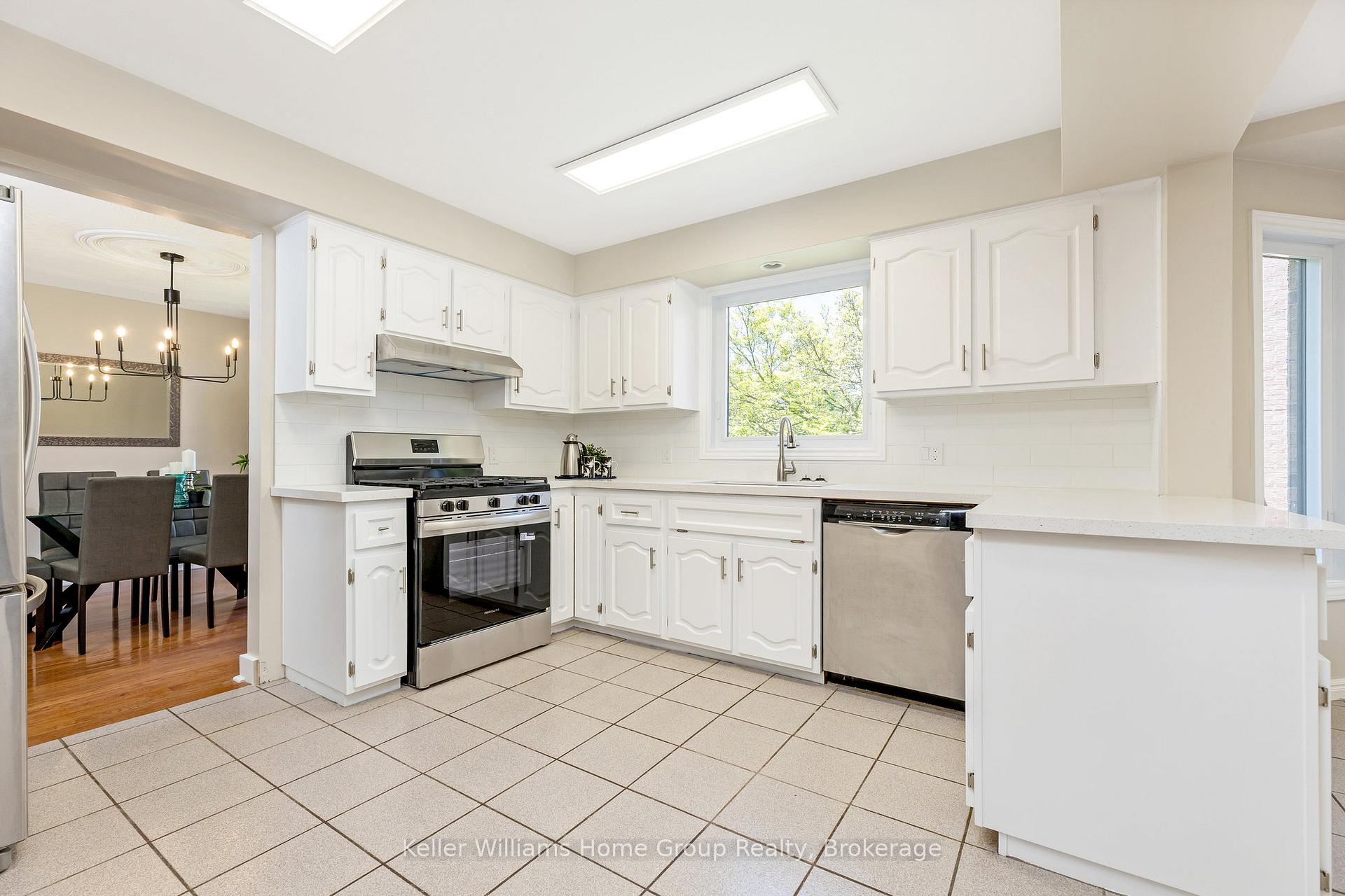 Photo 12 of 460 Branstone Drive, Waterloo — HOMEH