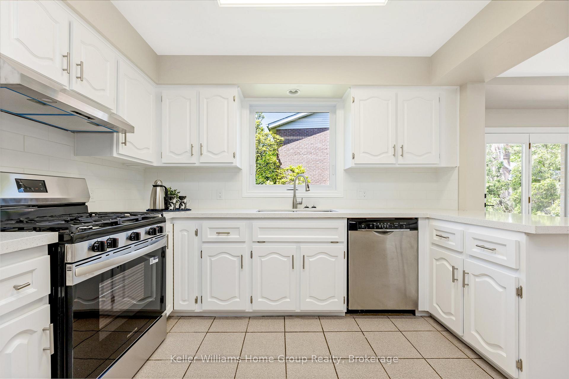 Photo 13 of 460 Branstone Drive, Waterloo — HOMEH