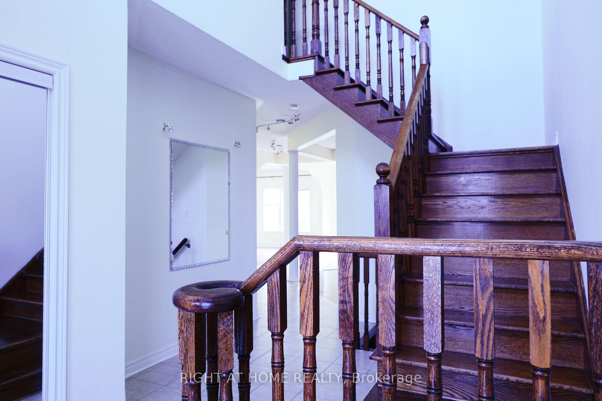 Photo 9 of 102 Rivington Avenue, Vaughan, Patterson — HOMEH