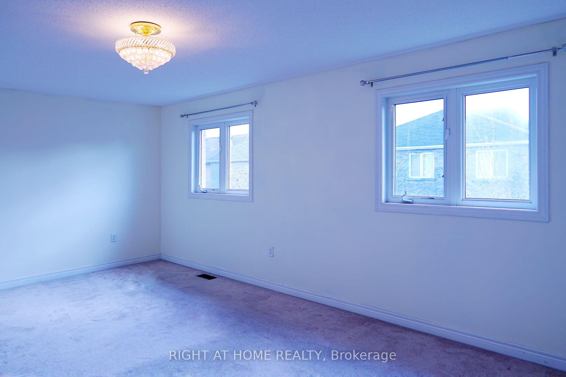 Photo 10 of 102 Rivington Avenue, Vaughan, Patterson — HOMEH