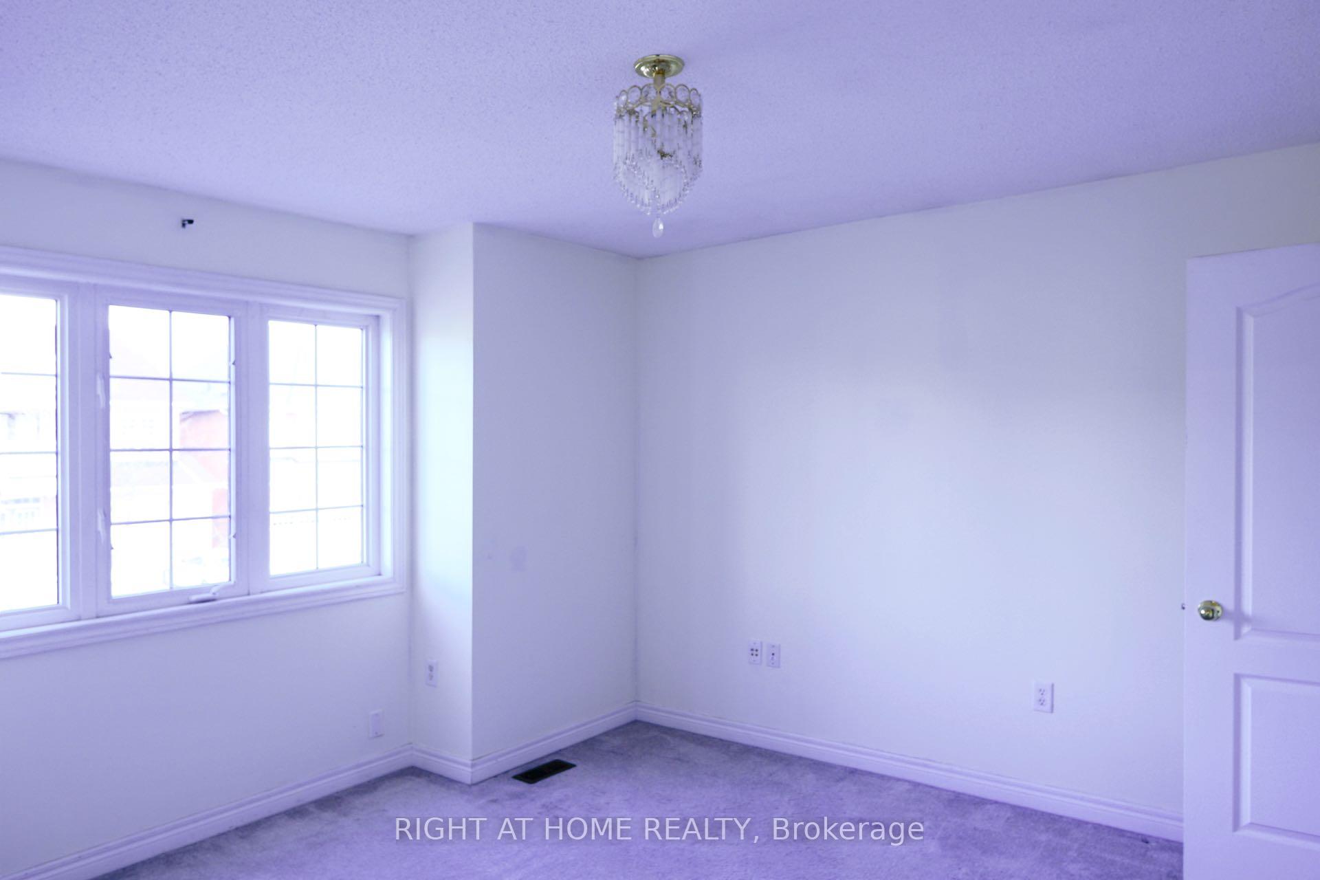 Photo 12 of 102 Rivington Avenue, Vaughan, Patterson — HOMEH