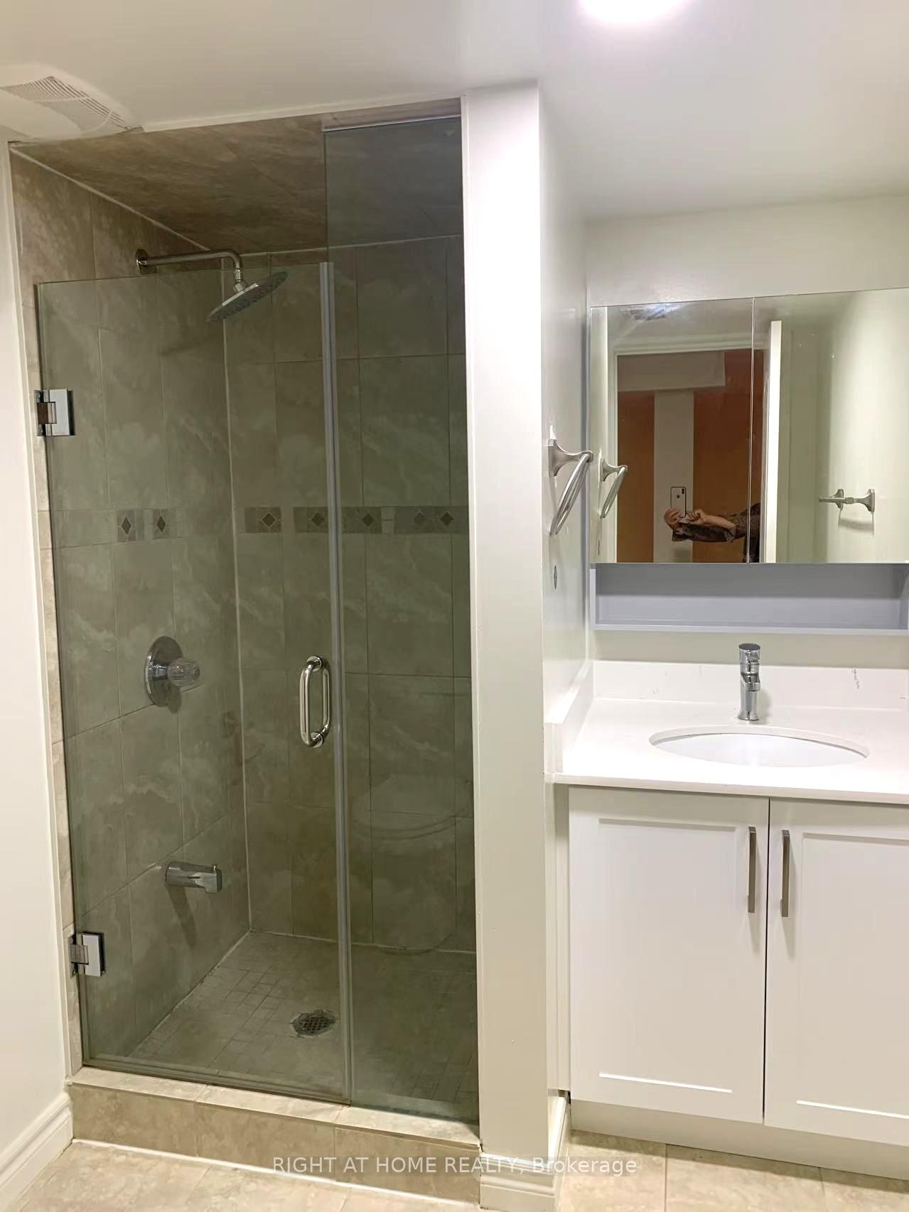 Photo 19 of 102 Rivington Avenue, Vaughan, Patterson — HOMEH