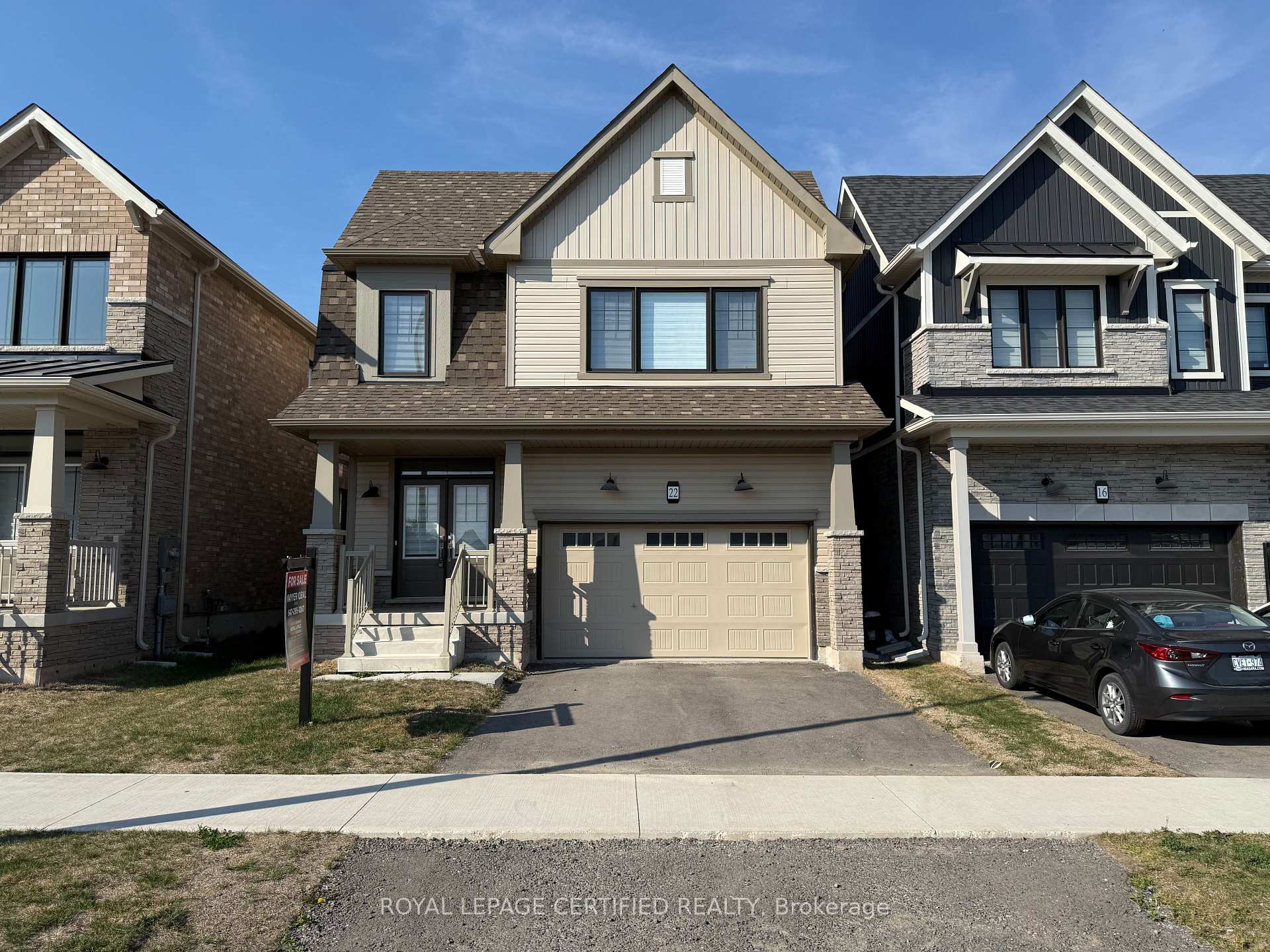 Photo 1 of 22 stern Drive E, Welland, Dain City — HOMEH